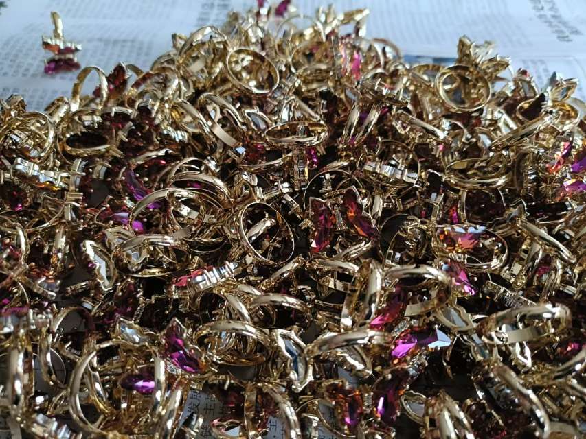 金属工艺品实物图