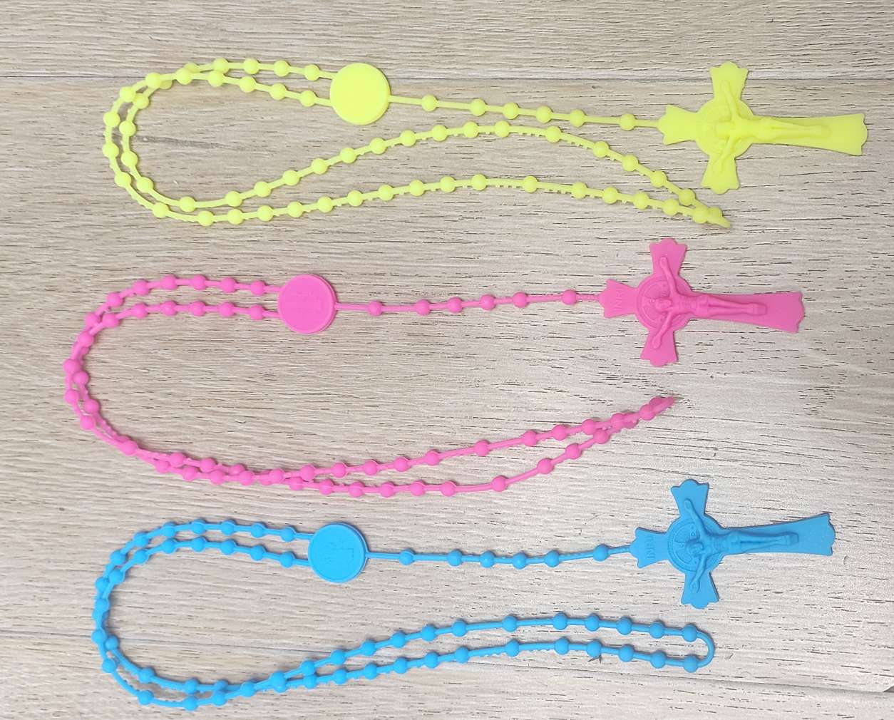 宗教产品，硅胶十字架项链，七彩颜色畅销国外市场欢迎新老客户订货选购产品图