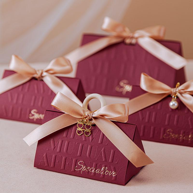 european champagne gold triangle wedding candy box wedding candy box portable wedding candy bag small gift box box