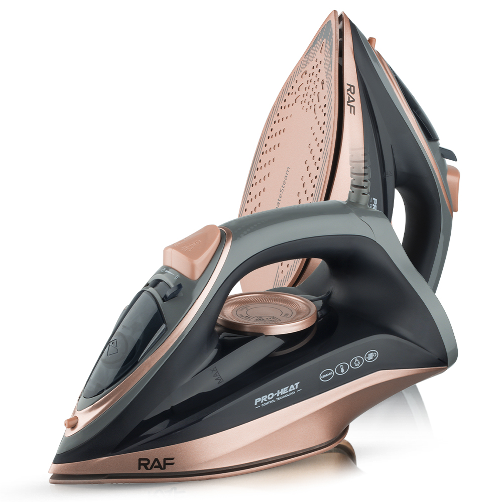 RAF European Standard cross-border handheld electric iron, household small portable steam iron, handheld ironing machine R.1301 Application Scenario