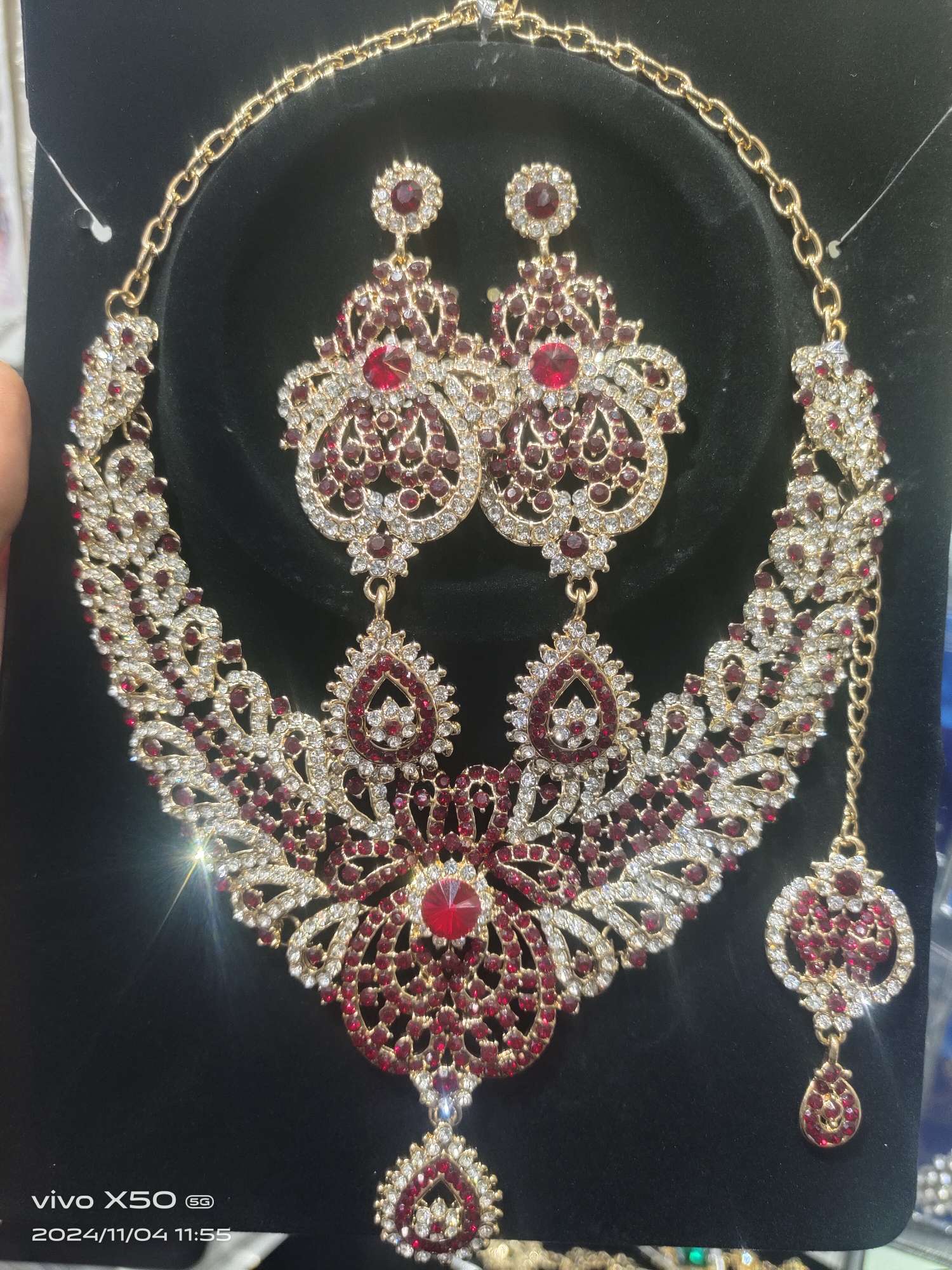 新娘头饰饰品 精致塑料皇冠 花瓣装饰 发饰 优雅新娘皇冠 婚礼必备品产品图