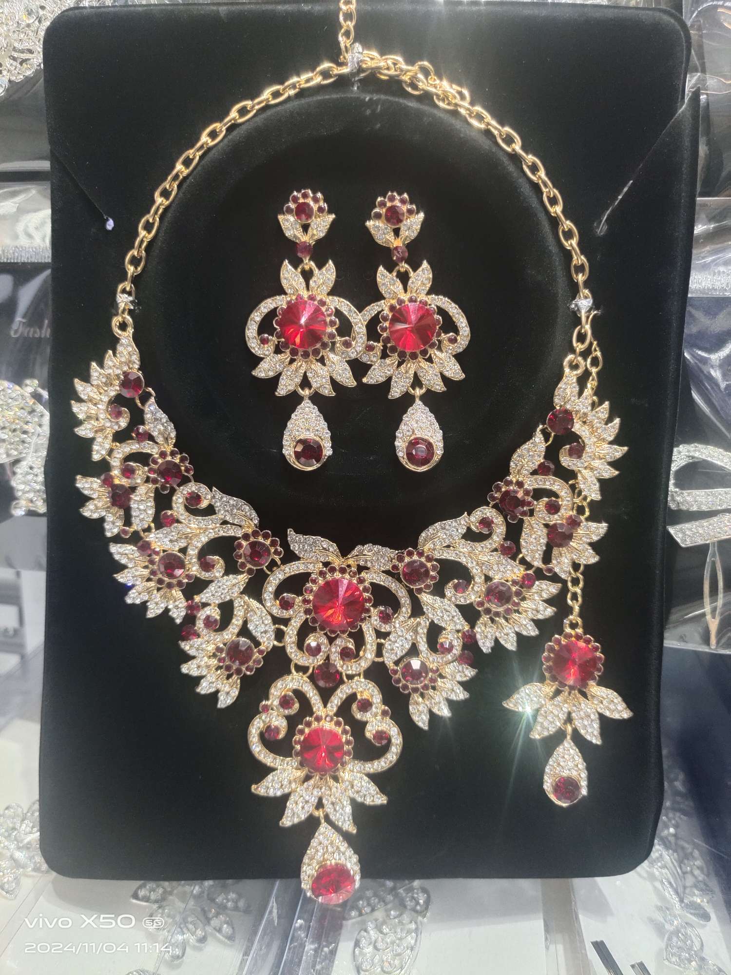 新娘头饰饰品 精致塑料皇冠 花瓣装饰 发饰 优雅新娘皇冠 婚礼必备品详情图2