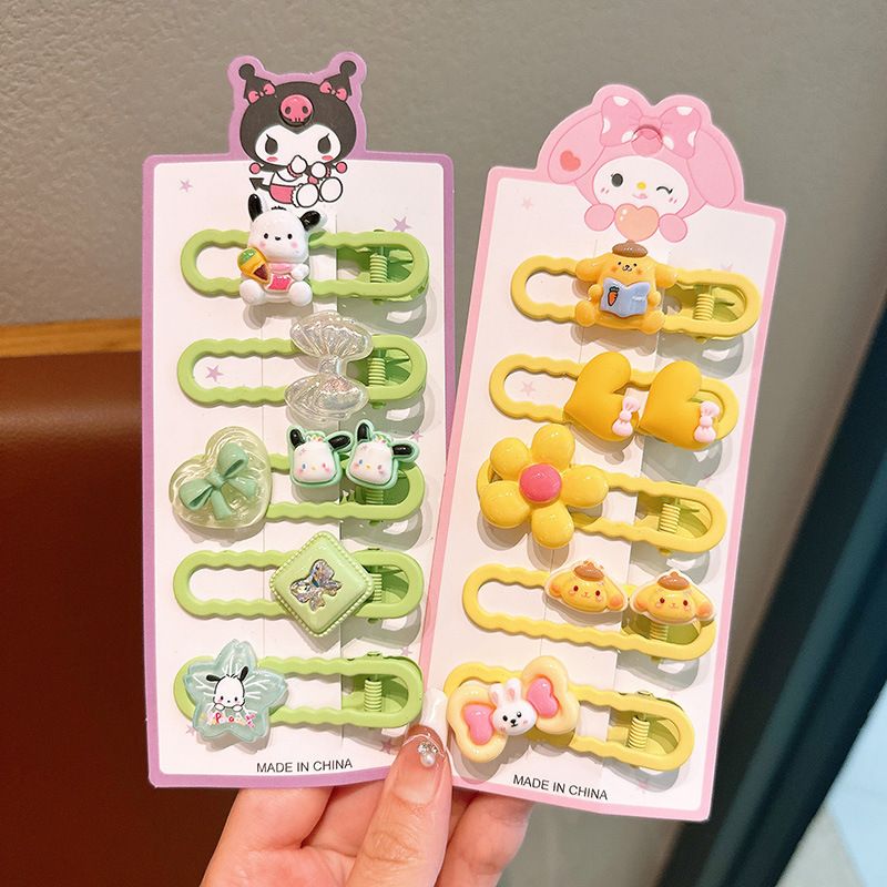 Sanrio hair clip set: Sweet and cute hair clips for girls, adorable hair clips, children's cartoon Kuromi side clips, no damage to hair Item Picture