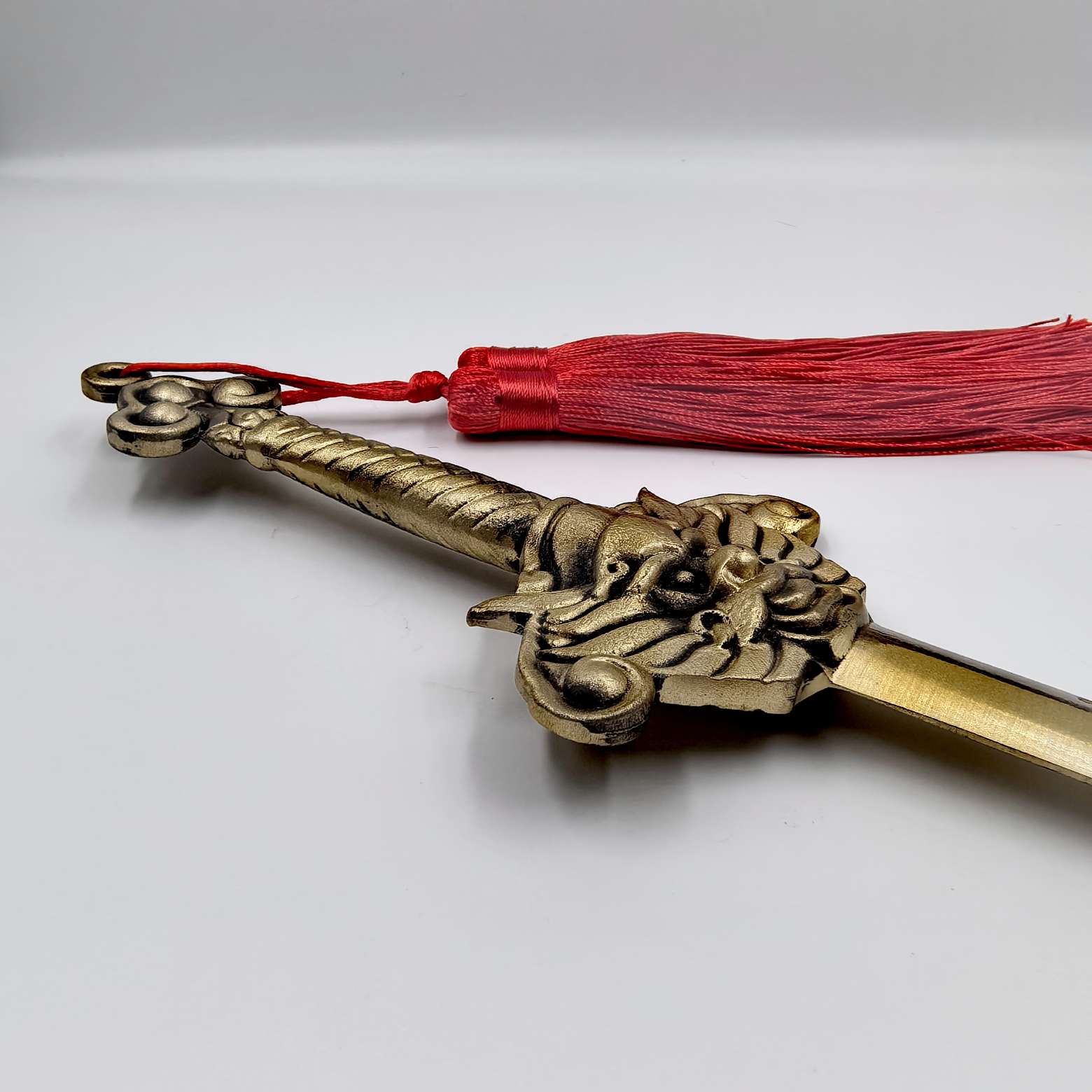 义乌市琳烺工艺品  黄铜七星剑镇宅摆挂件 精致礼品工艺摆件 艺术收藏品旅游文创白底实物图