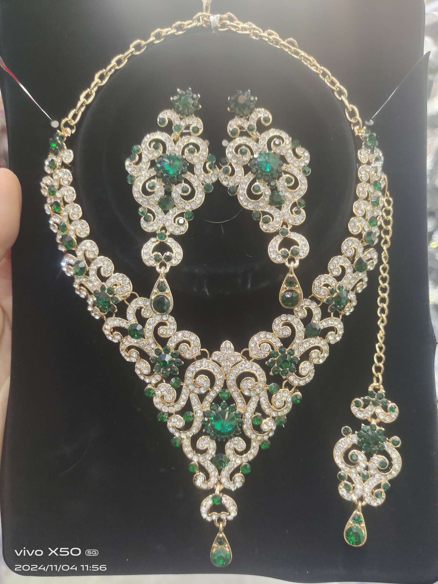 新娘头饰饰品 精致塑料皇冠 花瓣装饰 发饰 优雅新娘皇冠 婚礼必备品