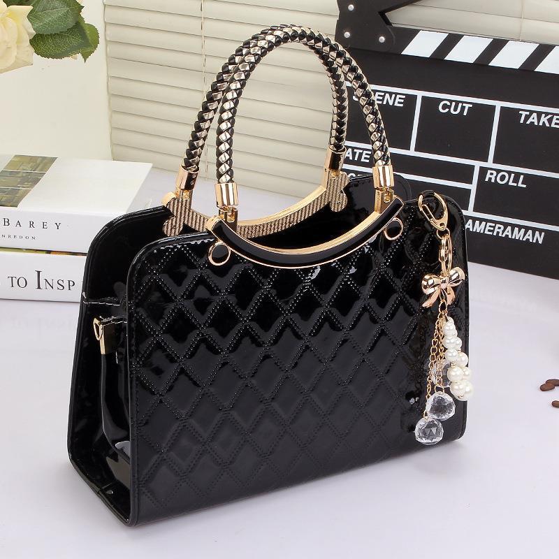 2023 new bags european and american ladies crossbody bag fashion handbag high sense red wedding bag all-match handbag