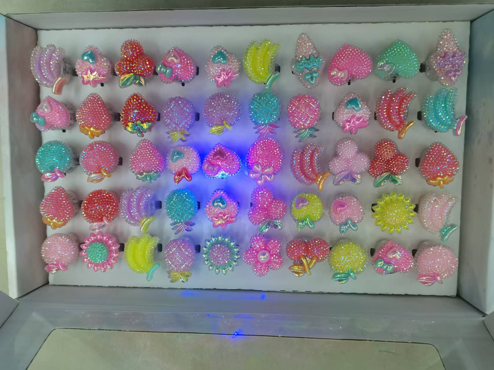 儿童发光戒指卡通氛围戒指可爱图案闪光玩具戒指厂家直销电子树脂戒指发光卡通戒指直销详情4