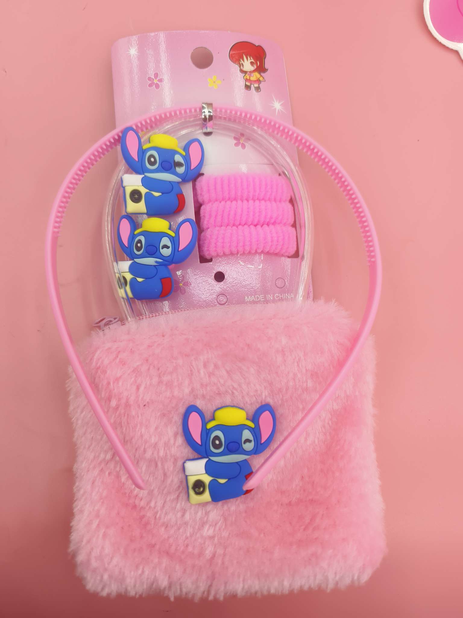 Tie-dyed style children's jewelry set, acrylic imitation diamond children's jewelry, watch and toy with Hetian jade elements, cute and fashionable style Application Scenario