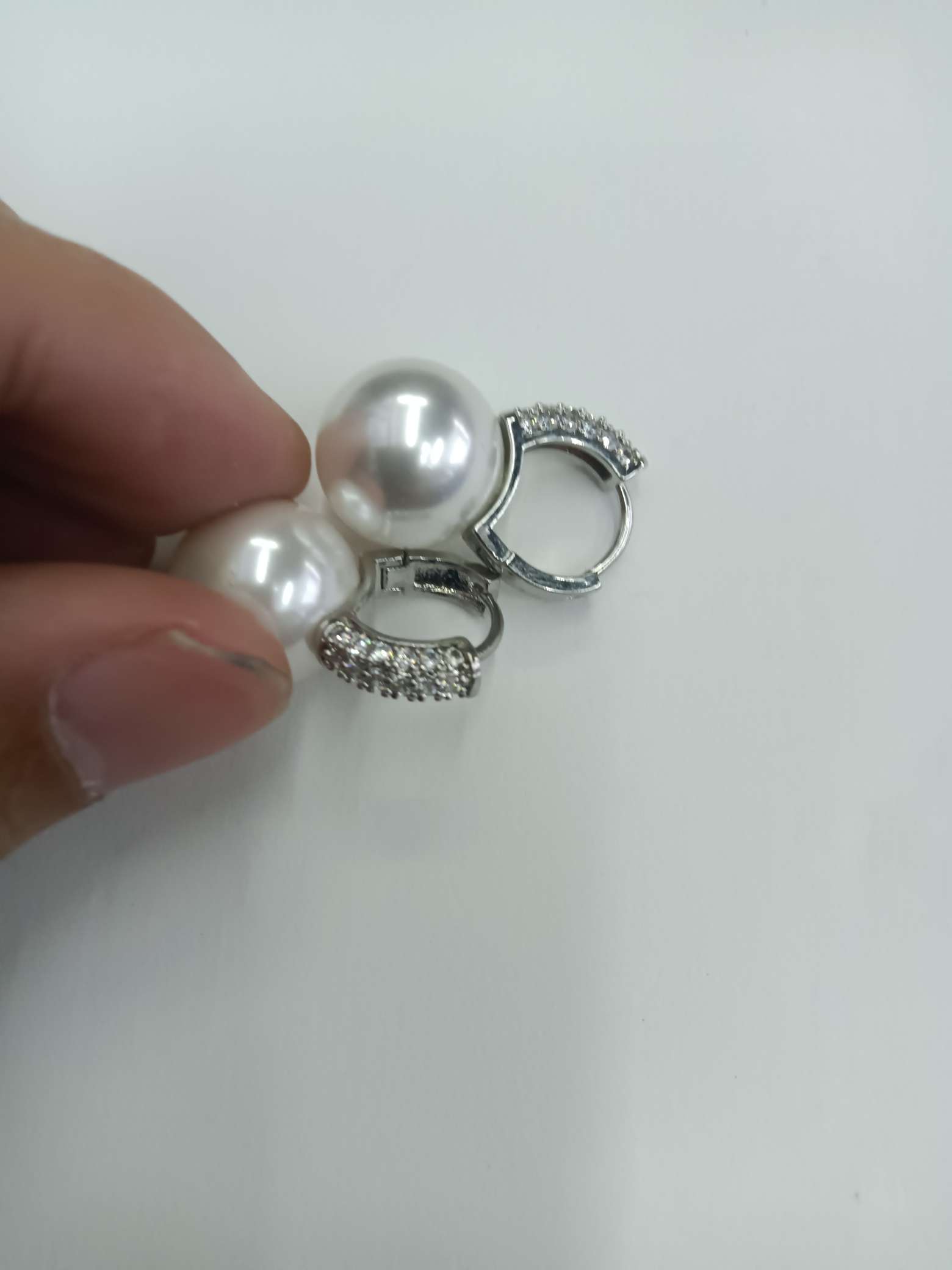 精致饰品 玻璃耳环  独特设计耳环 时尚潮流女士耳饰