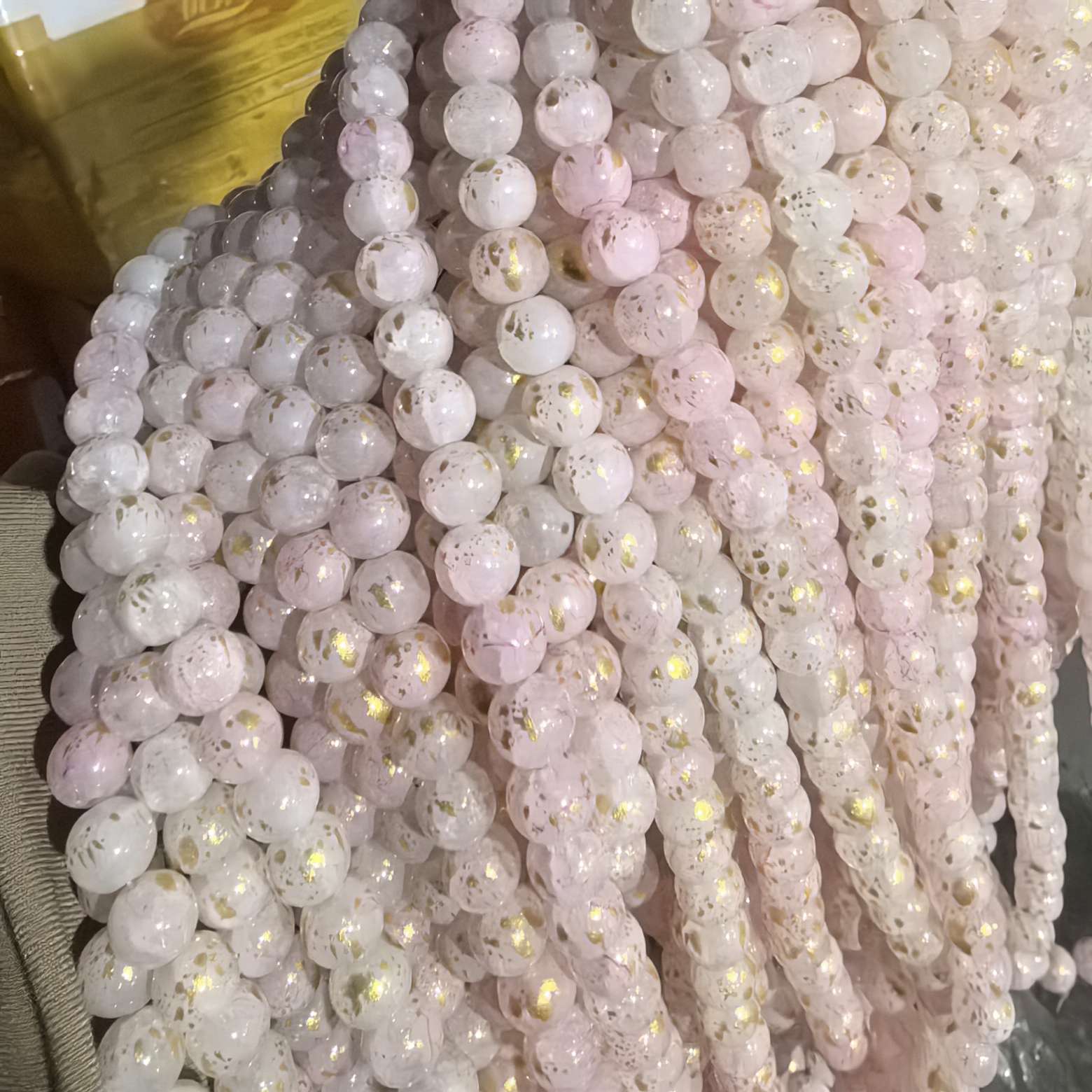 Factory direct supply of 10mm transparent burst beads, glass round beads, tinted glass beads, DIY handcrafted bracelet and necklace materials, traditional Chinese style version detail image 7