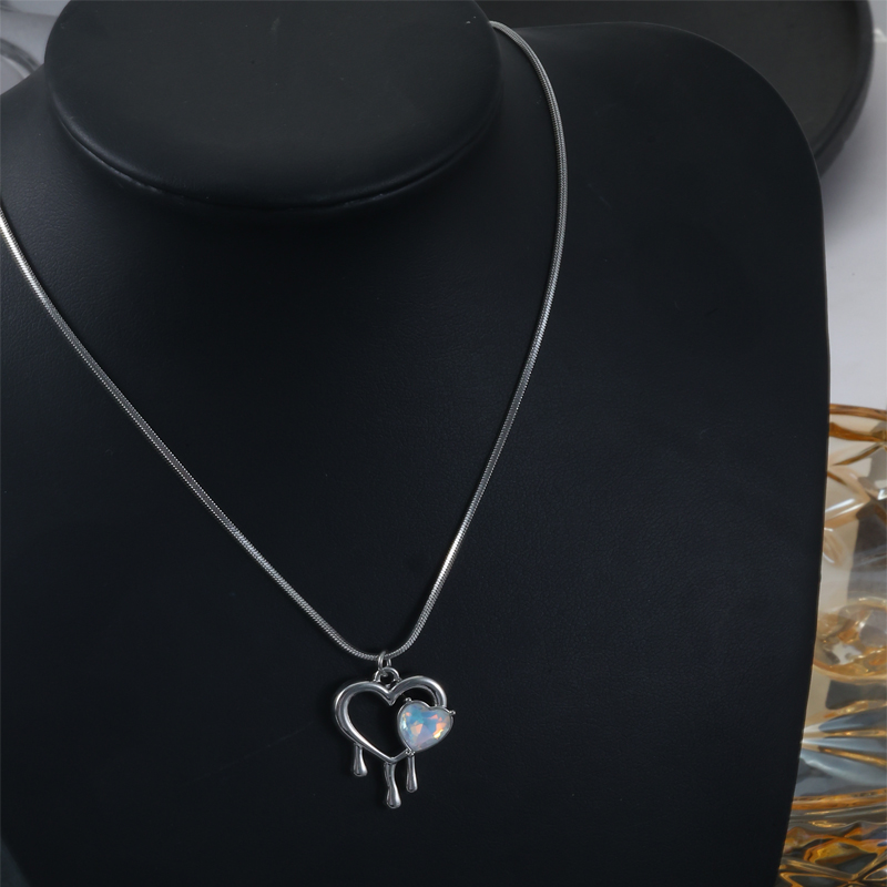 韩国新款高级设计感贝母蝴蝶钛钢项链女 小清新百搭气质网红锁骨链饰品沙金风