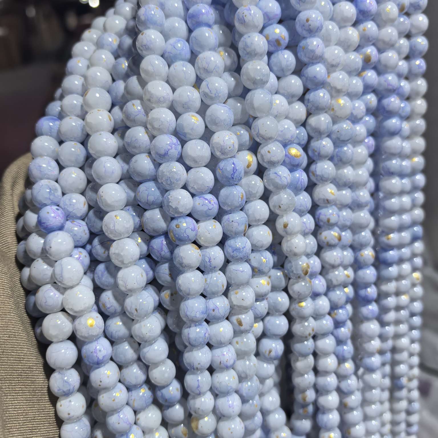 Factory direct supply of 10mm transparent burst beads, glass round beads, tinted glass beads, DIY handcrafted bracelet and necklace materials, traditional Chinese style version