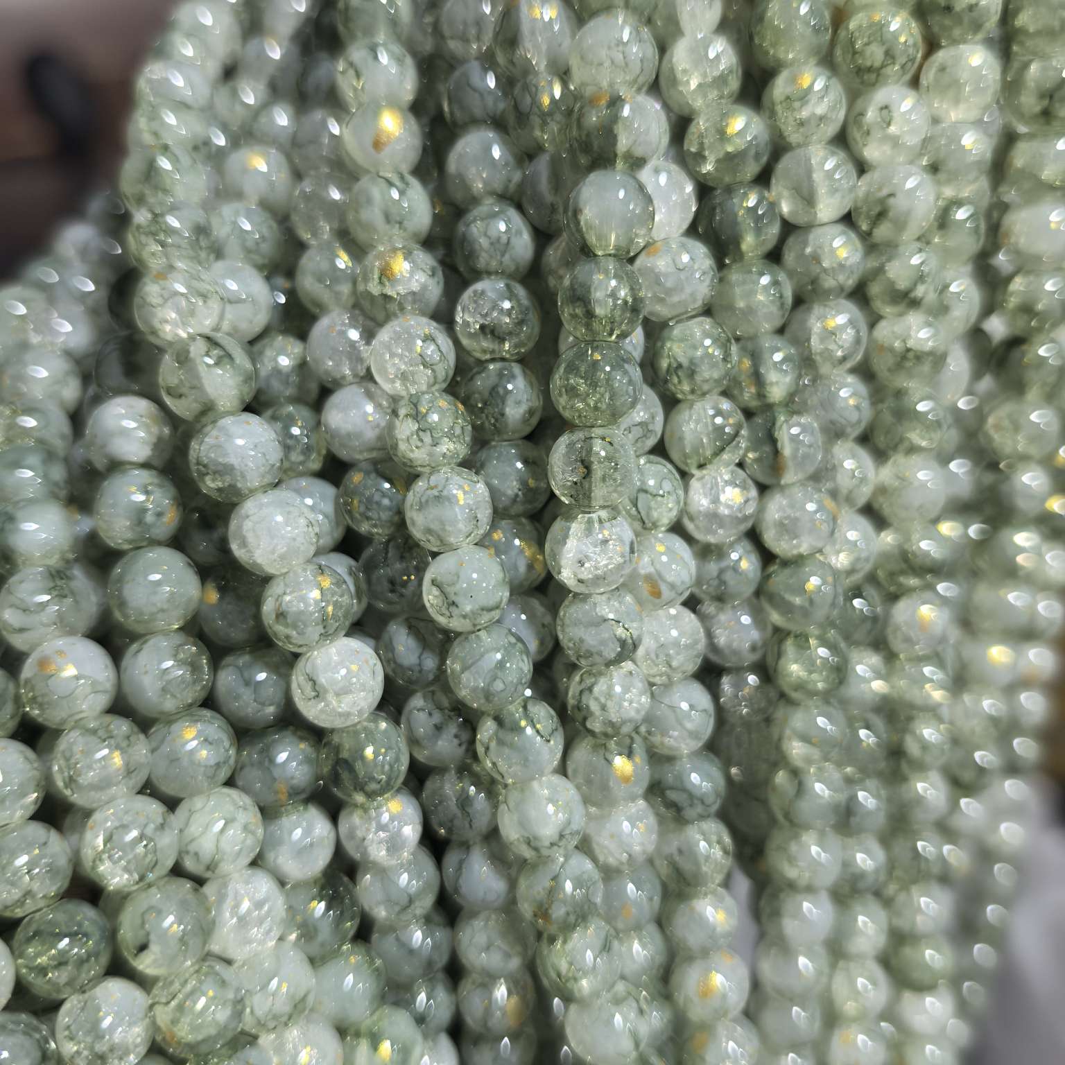 Factory direct supply of 10mm transparent burst beads, glass round beads, tinted glass beads, DIY handcrafted bracelet and necklace materials, traditional Chinese style version detail image 3