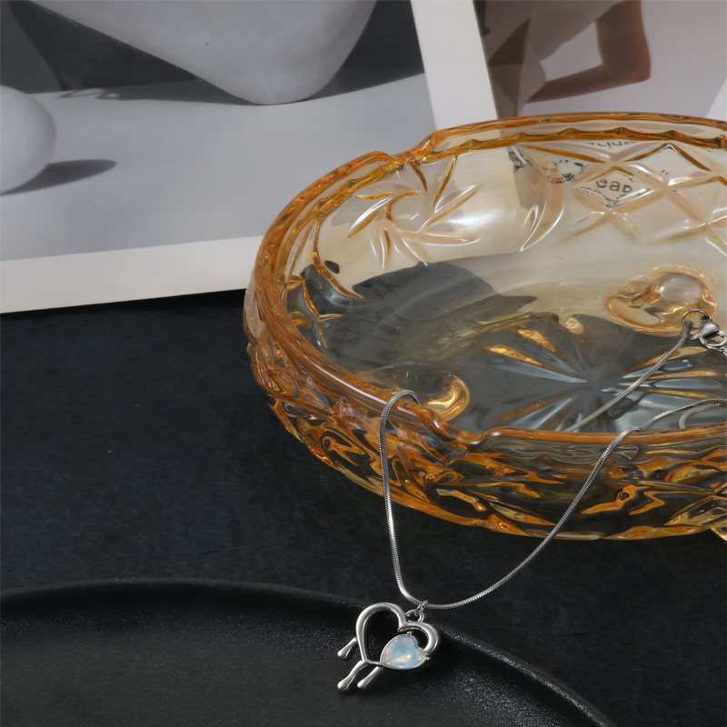 韩国新款高级设计感贝母蝴蝶钛钢项链女 小清新百搭气质网红锁骨链饰品沙金风产品图