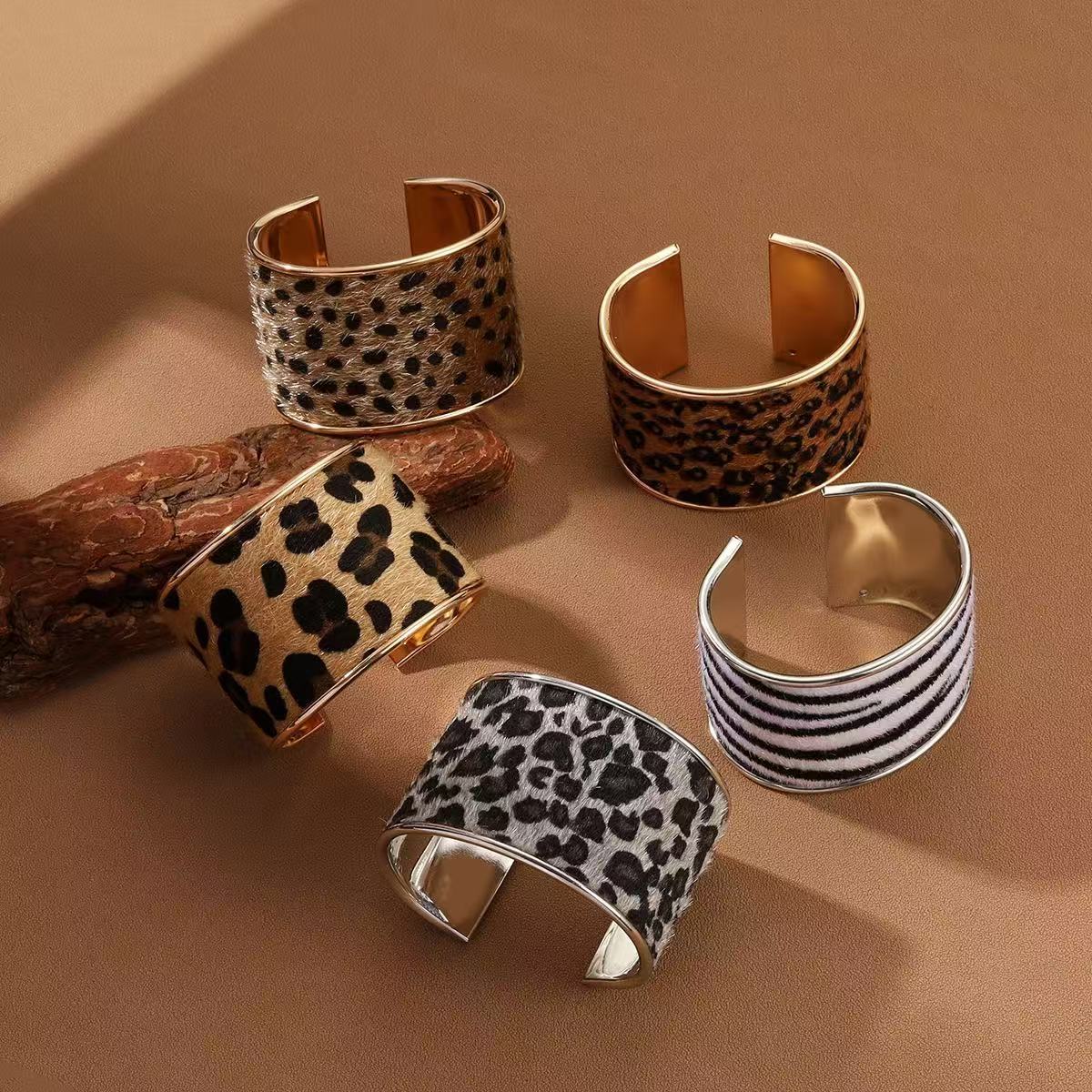 Fashionable and individual wild leopard print open bracelet, ins European and American cross-border design sense jewelry