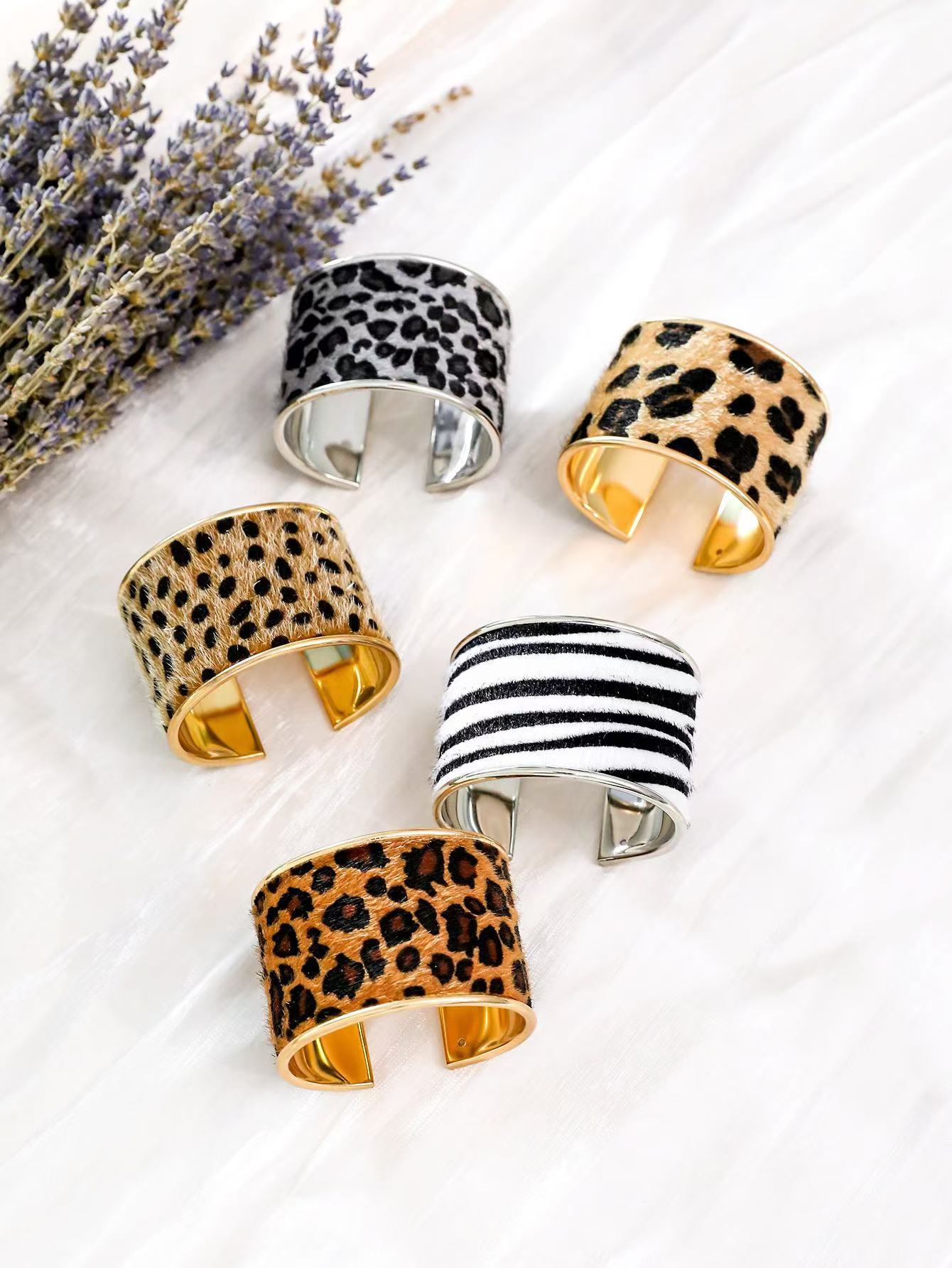 Fashionable and individual wild leopard print open bracelet, ins European and American cross-border design sense jewelry details Picture
