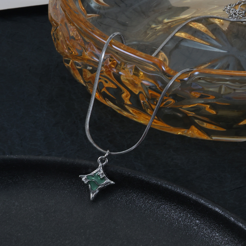 韩国新款高级设计感贝母蝴蝶钛钢项链女饰品小清新百搭气质网红锁骨链A123 b013白底实物图