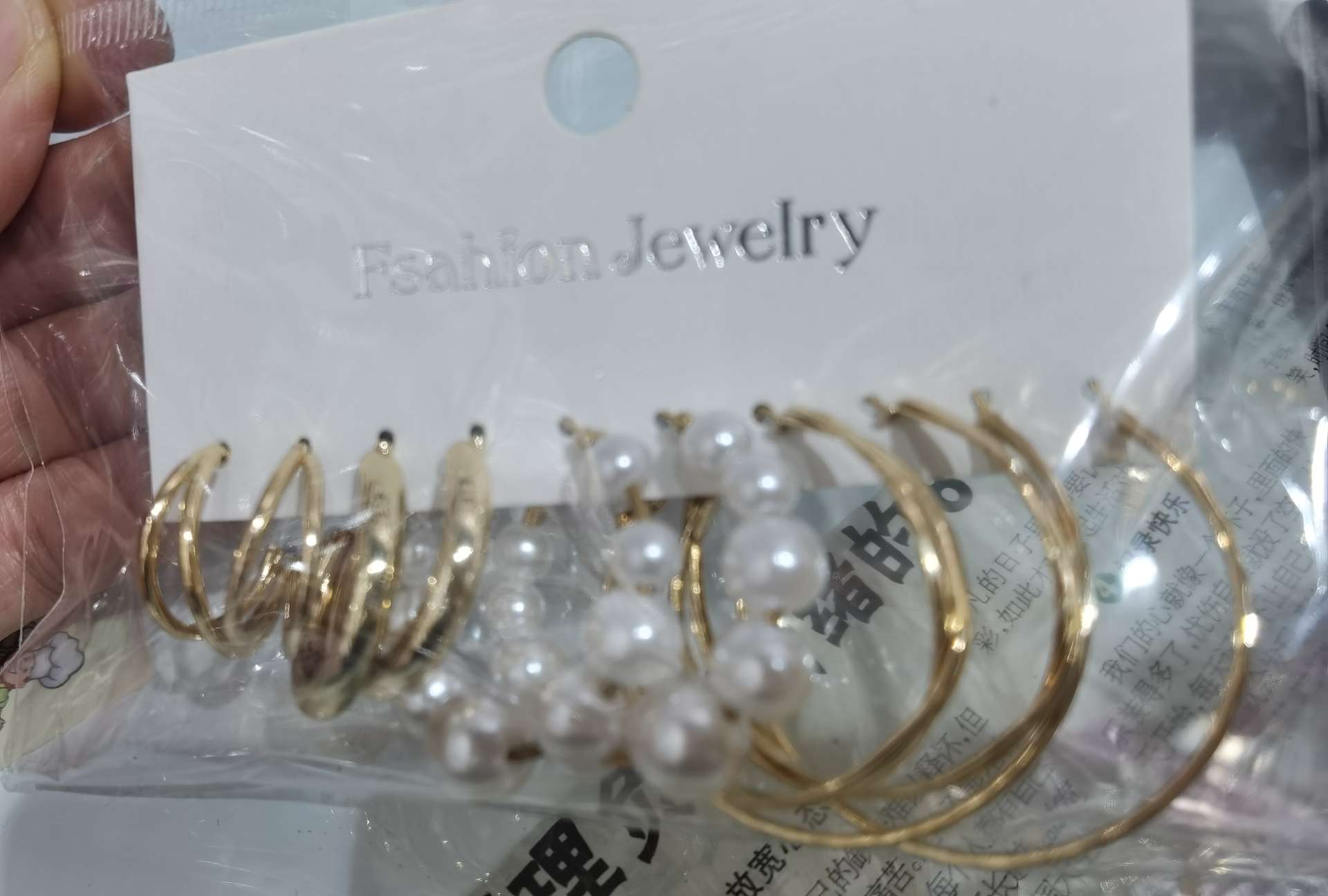 饰品专卖店 玻璃耳环不锈钢耳饰 独特设计耳环 耐用耐磨时尚潮流耳饰品