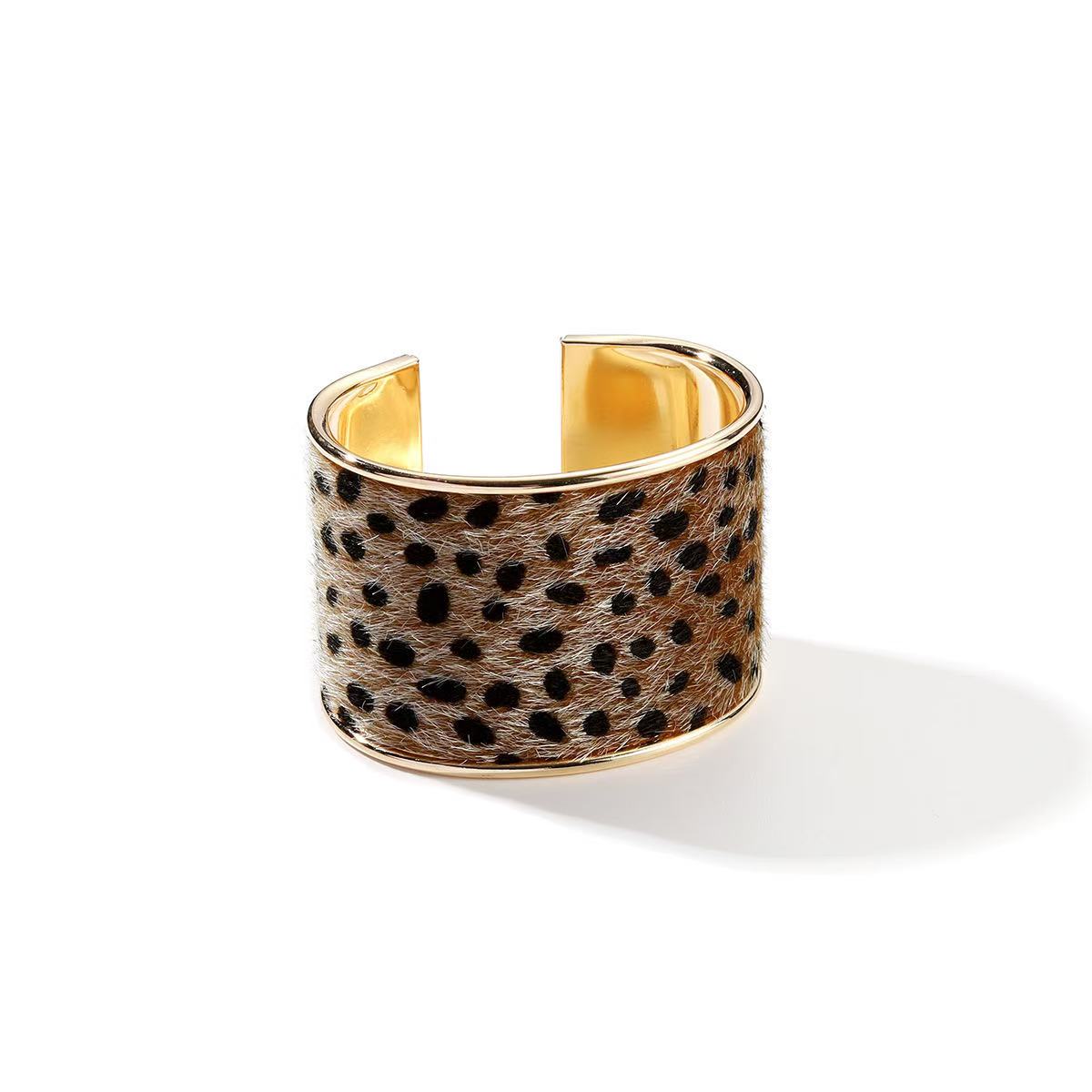 Fashionable and individual wild leopard print open bracelet, ins European and American cross-border design sense jewelry Item Picture