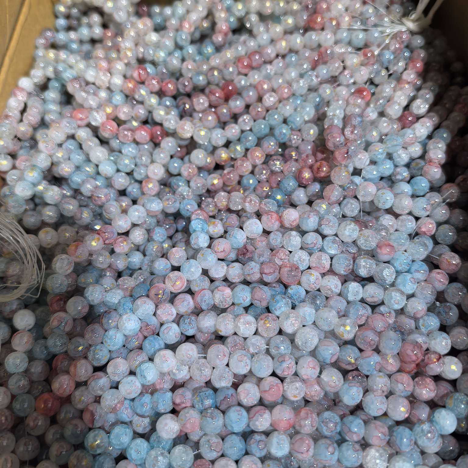 Factory direct supply of 10mm transparent burst beads, glass round beads, tinted glass beads, DIY handcrafted bracelet and necklace materials, traditional Chinese style version detail image 11