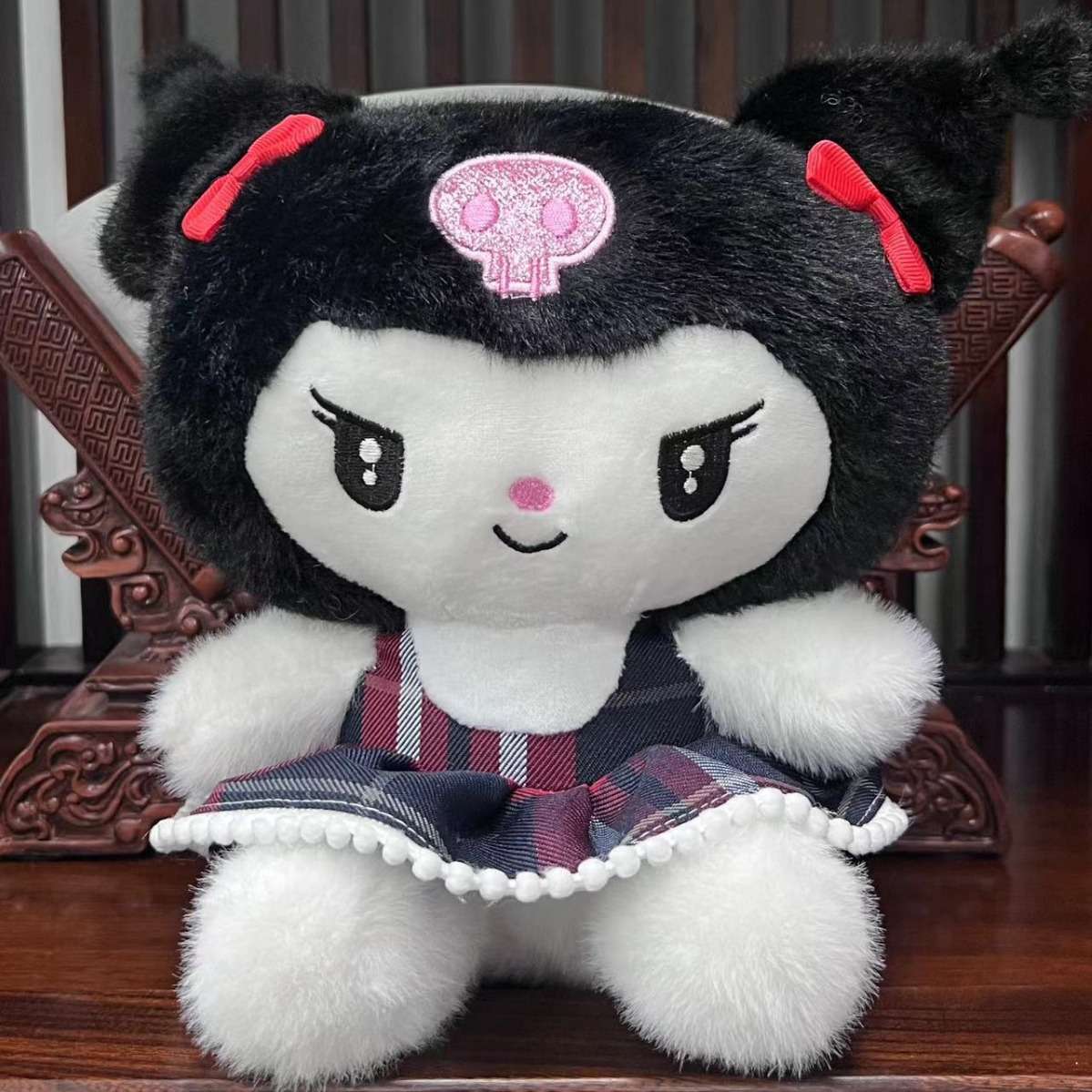 卡皮巴拉毛绒玩具 公仔玩偶 娃娃三丽鸥授权 玩具公仔 玩偶娃娃 软体抱枕 安全无毒材质 适合儿童玩耍白底实物图