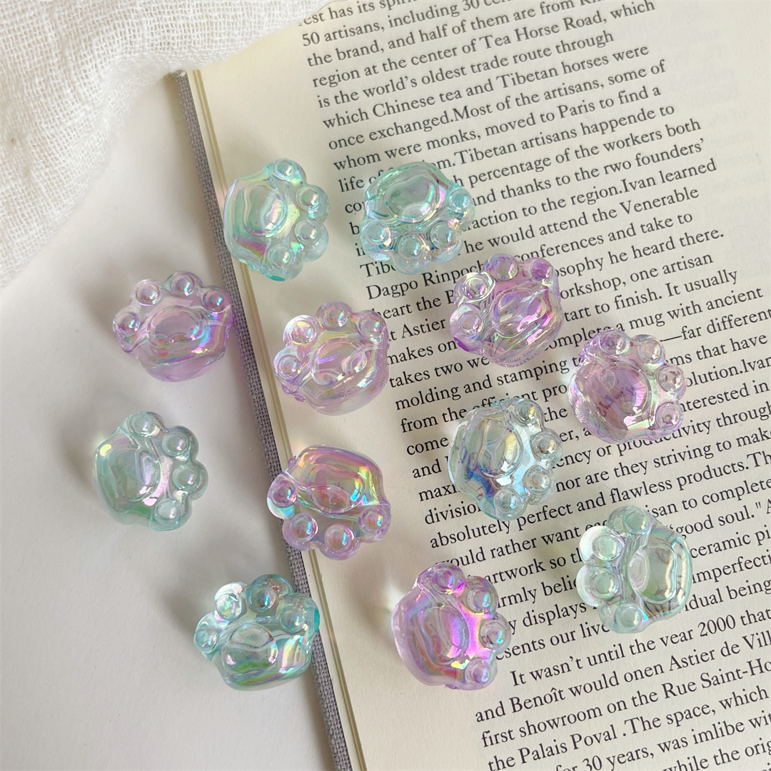Chen Ming Acrylic high-transparency irion-color cat paw beads, straight hole scattered beads, DIY jewelry necklace, bracelet, pendant and accessories Application Scenario