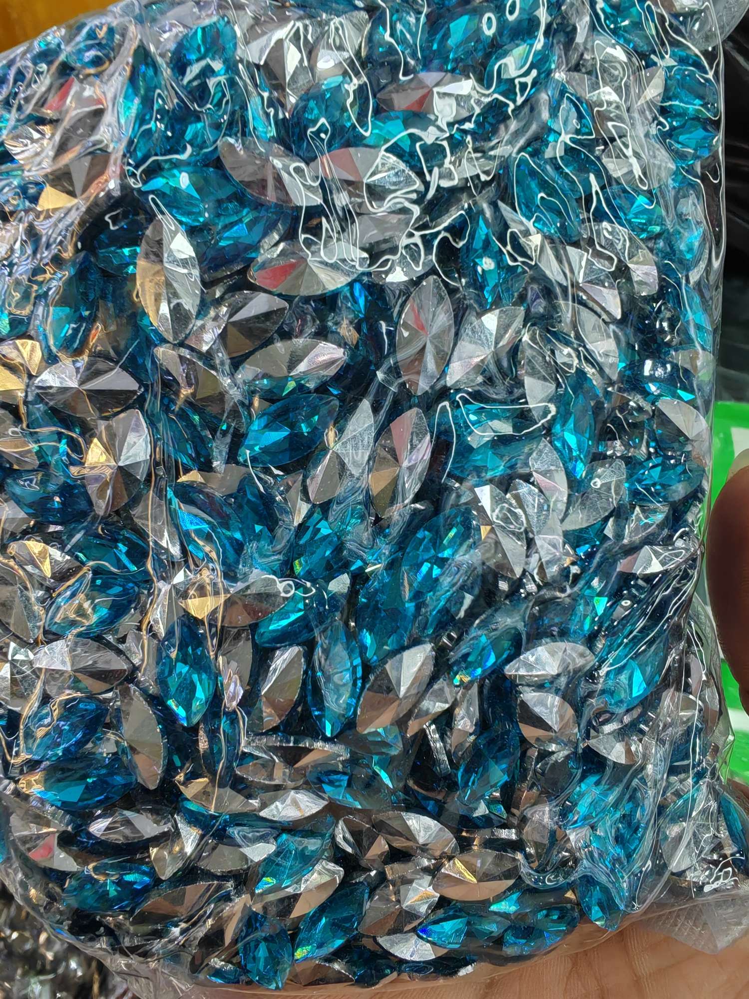 天然水晶原石工艺品 
水晶水晶玻璃工艺品 艺术收藏品水晶水晶玻璃