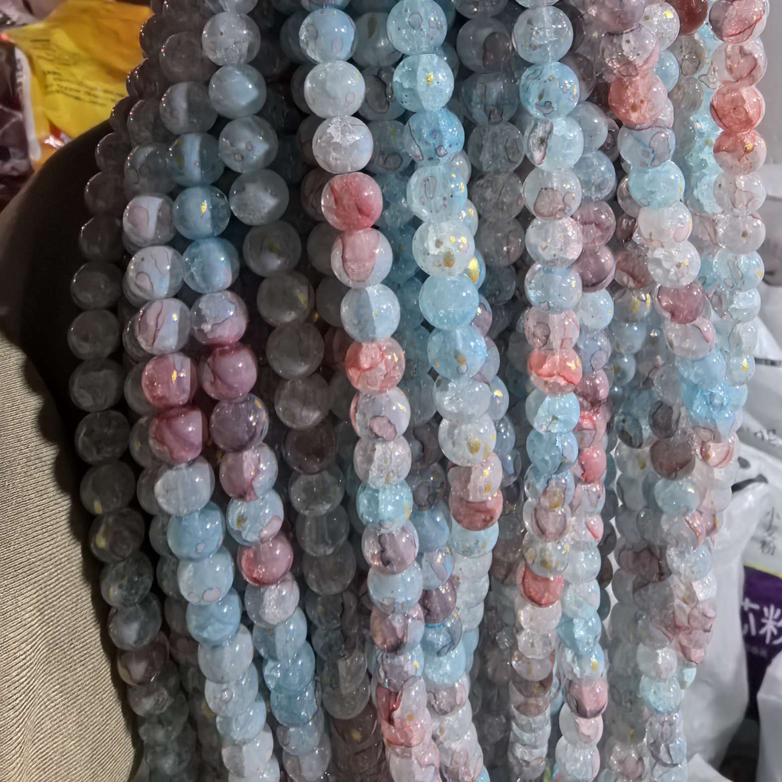 Factory direct supply of 10mm transparent burst beads, glass round beads, tinted glass beads, DIY handcrafted bracelet and necklace materials, traditional Chinese style version Item Picture
