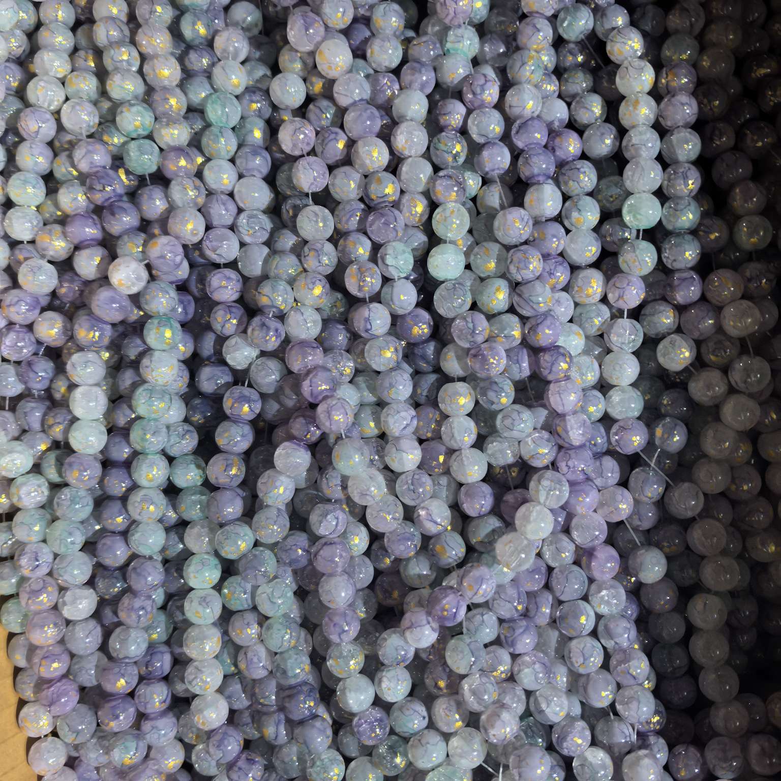 Factory direct supply of 10mm transparent burst beads, glass round beads, tinted glass beads, DIY handcrafted bracelet and necklace materials, traditional Chinese style version detail image 10