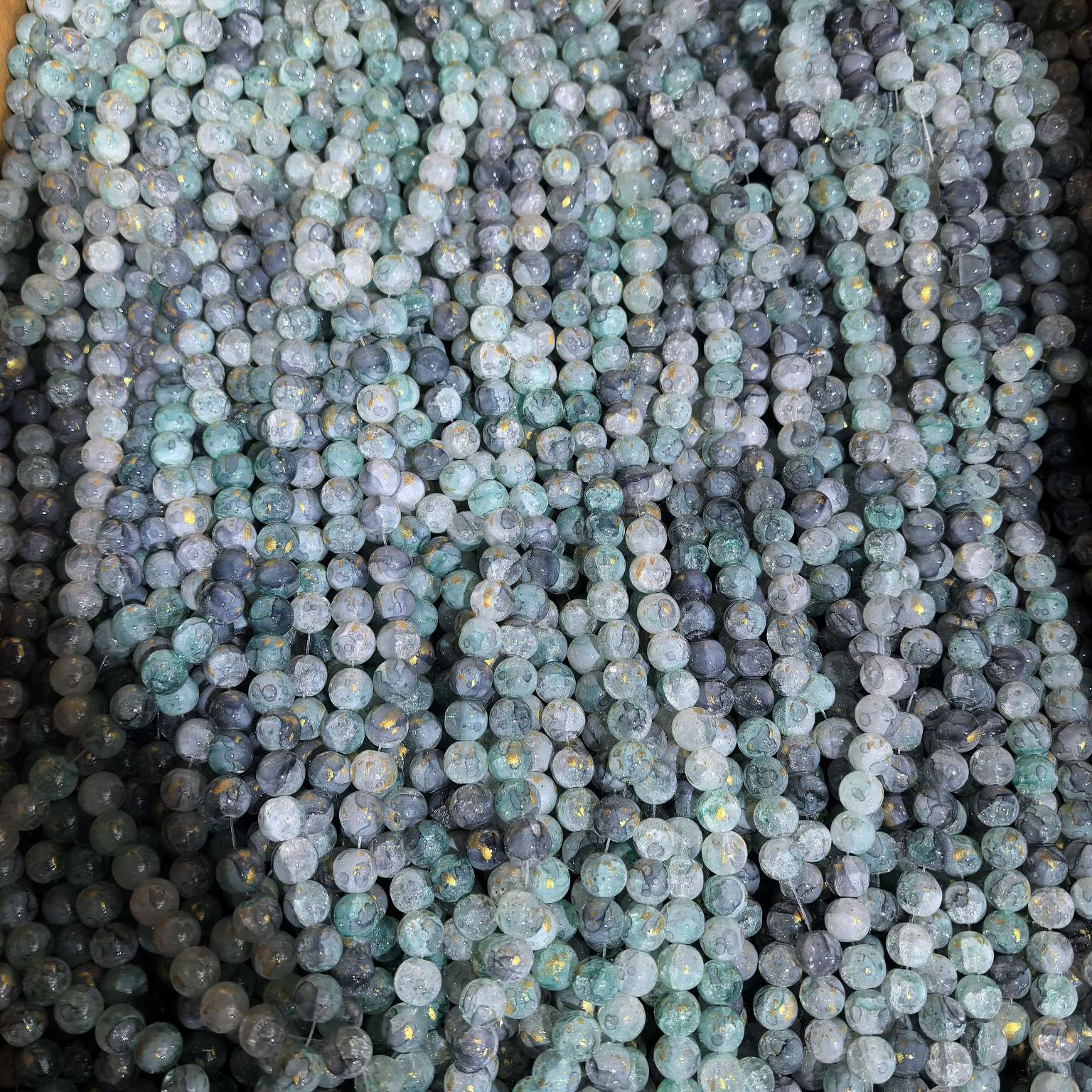 Factory direct supply of 10mm transparent burst beads, glass round beads, tinted glass beads, DIY handcrafted bracelet and necklace materials, traditional Chinese style version detail image 8