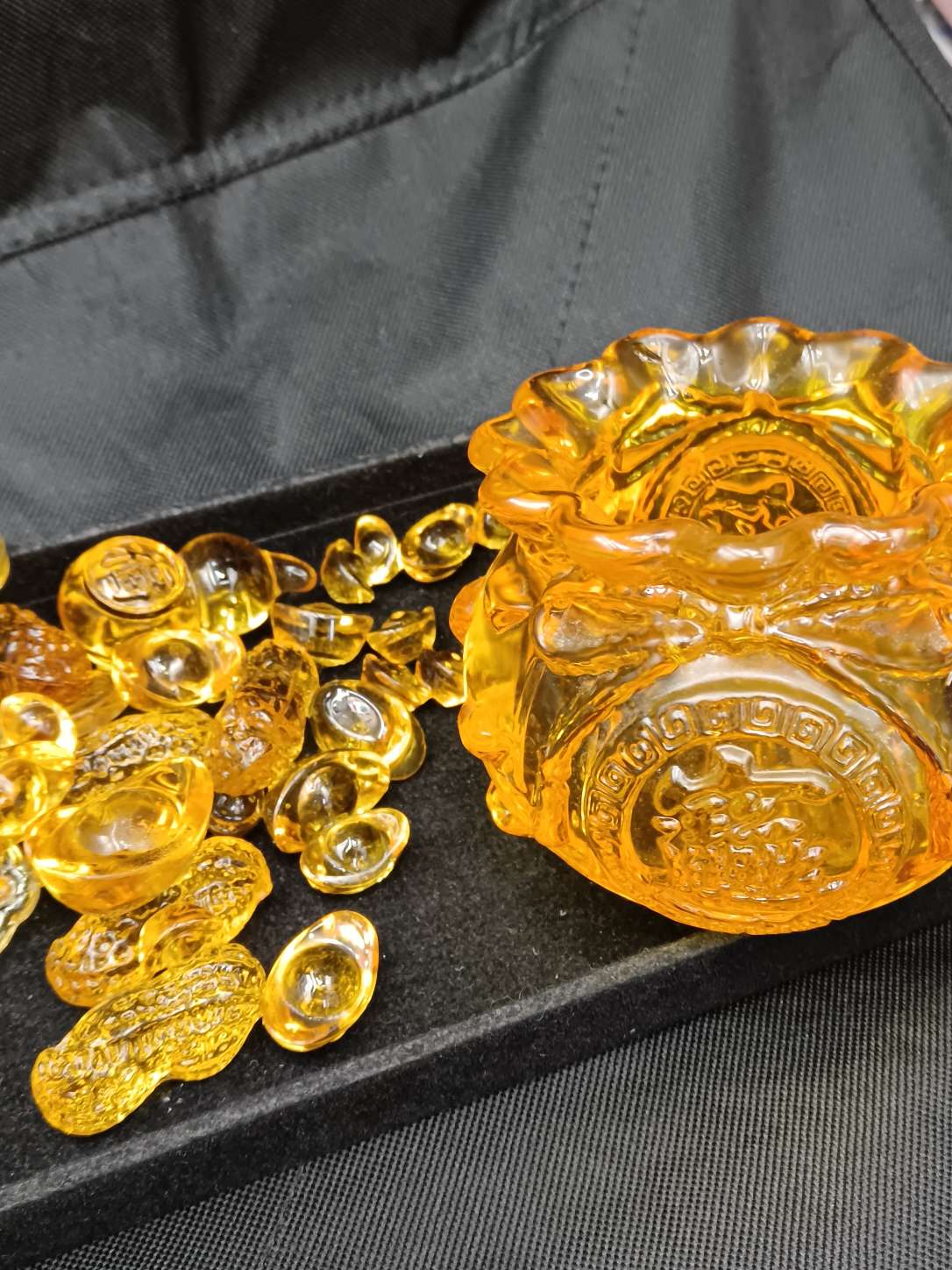 水晶原石工艺品 聚宝盆10cm
 精致礼品 水晶玻璃艺术品 家居装饰摆件产品图