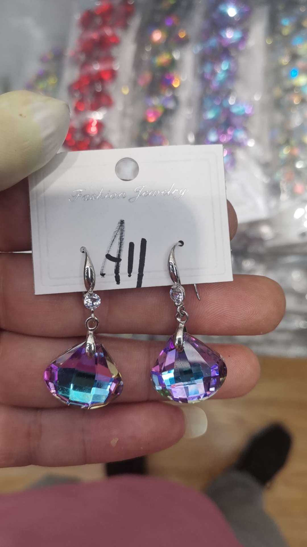 精致玻璃耳环耳饰 女士时尚饰品 轻奢耳夹 独特设计耳饰品呈现优雅气质