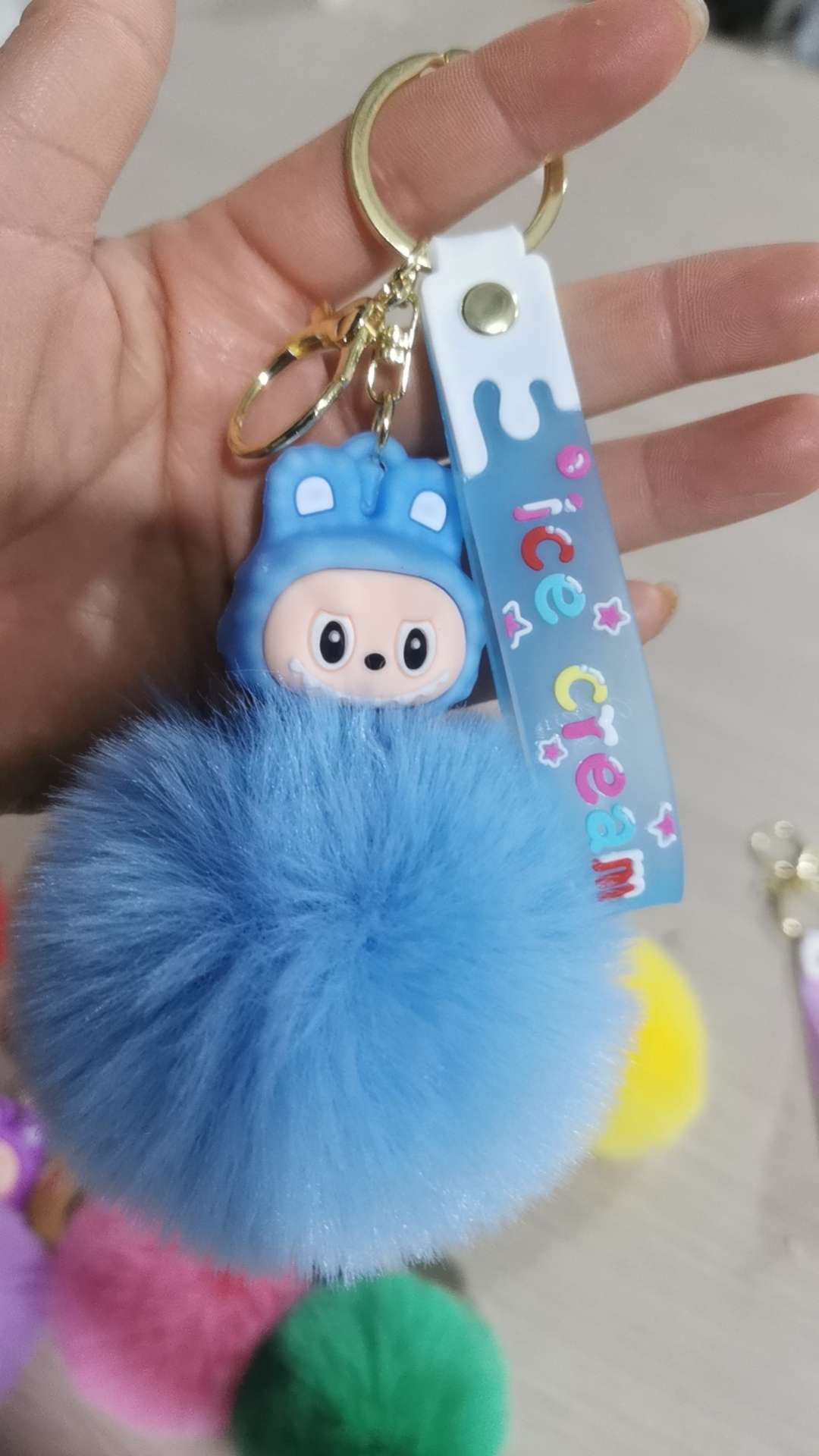 Hairball keychain, sand bottle keychain, keychain for girls 2024, cute details Picture