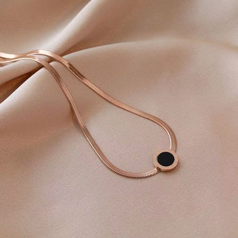 新款黑色罗马项链女高级设计感小众蛇链秋冬气质时尚锁骨链配饰不锈钢吊坠详情图3