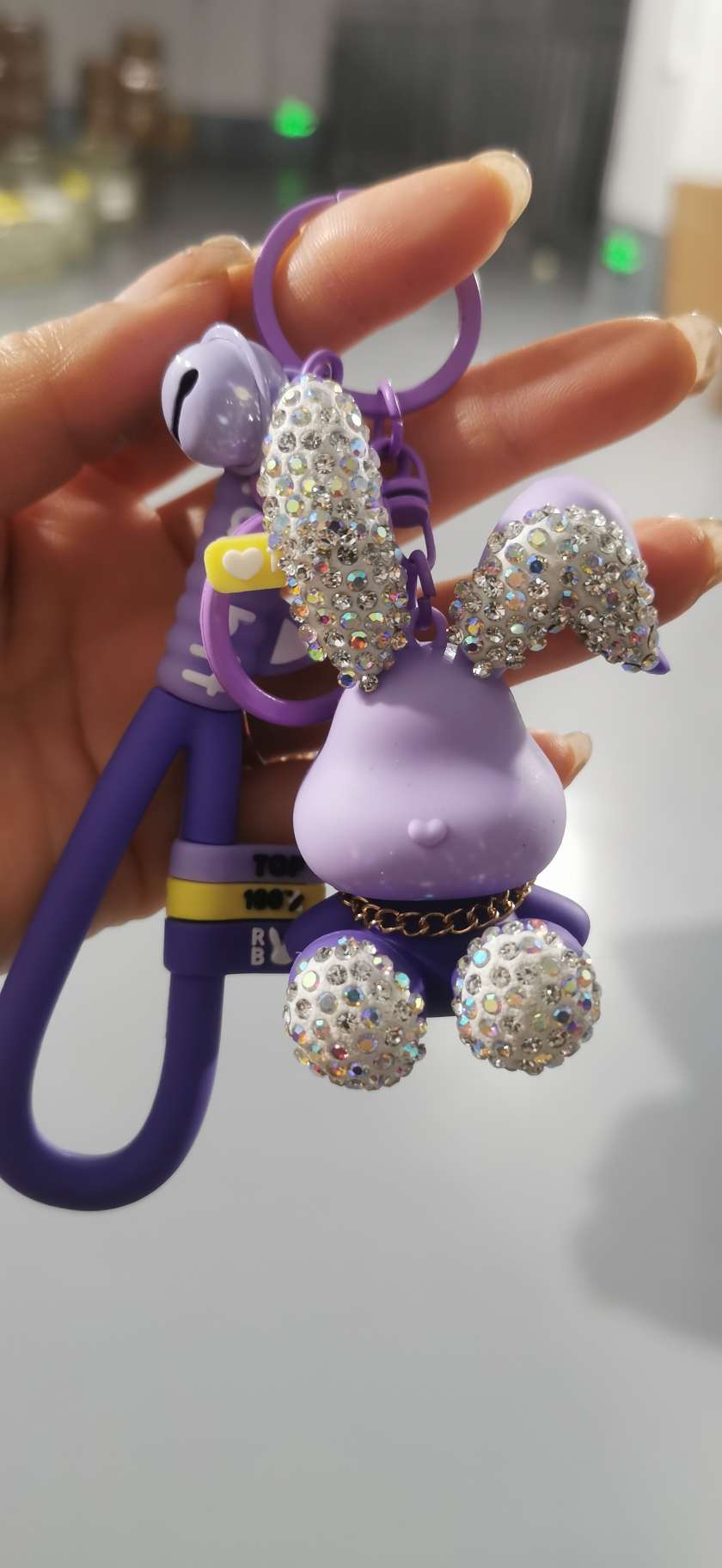 Sand bottle keychain for women, 2024 Cute plush pendant, handicraft gift, key accessory, keychain accessory, trendy new style Specification image