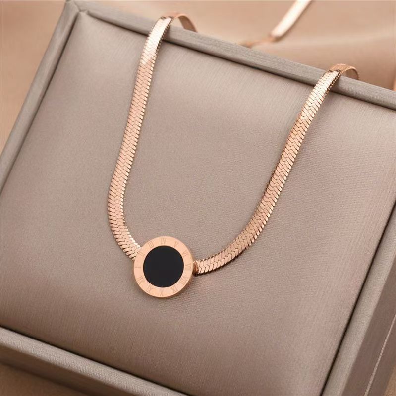 新款黑色罗马项链女高级设计感小众蛇链秋冬气质时尚锁骨链配饰不锈钢吊坠细节图