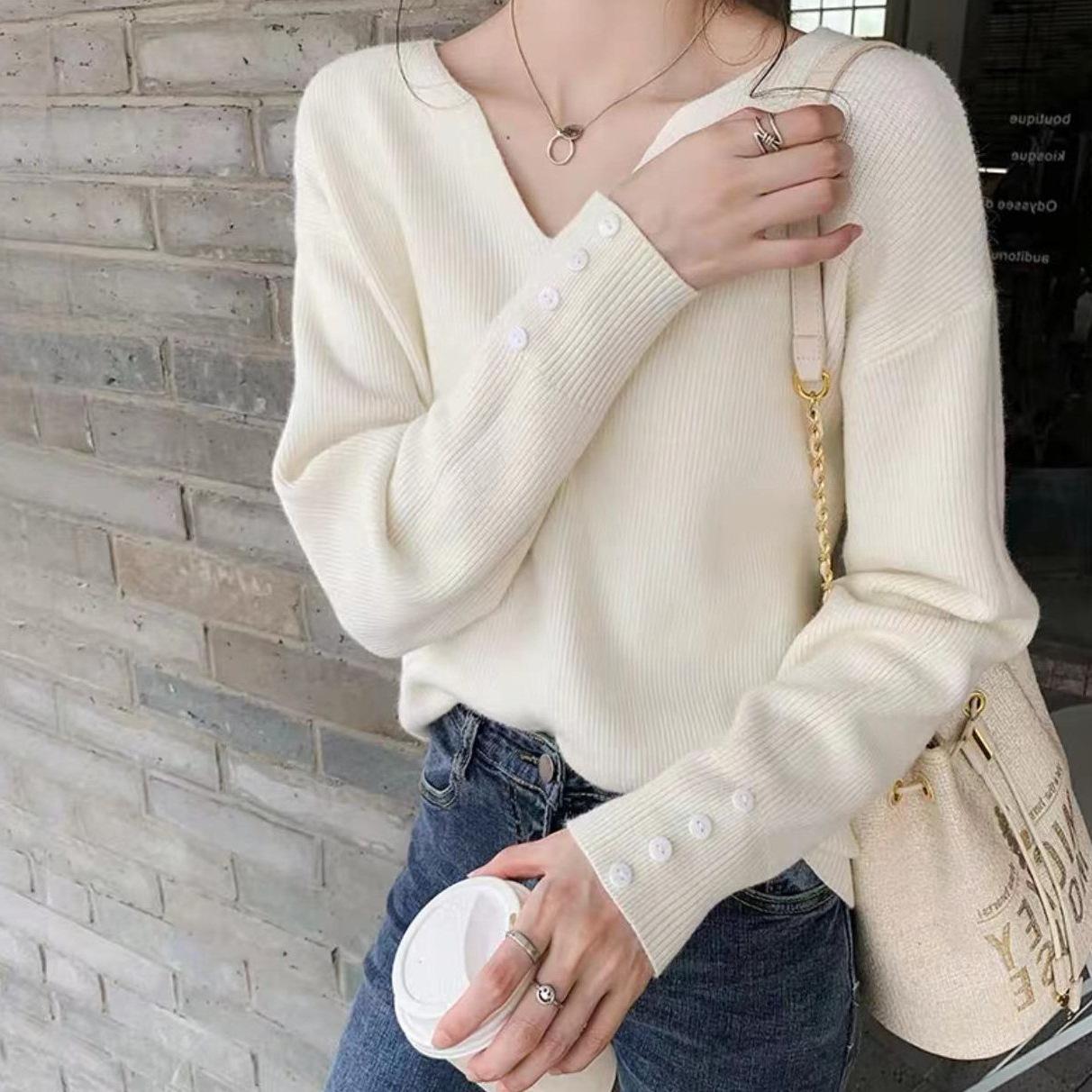 bottoming shirt for women autumn and winter new western style fashionable design v-neck sweater loose sweater long sleeve top for women