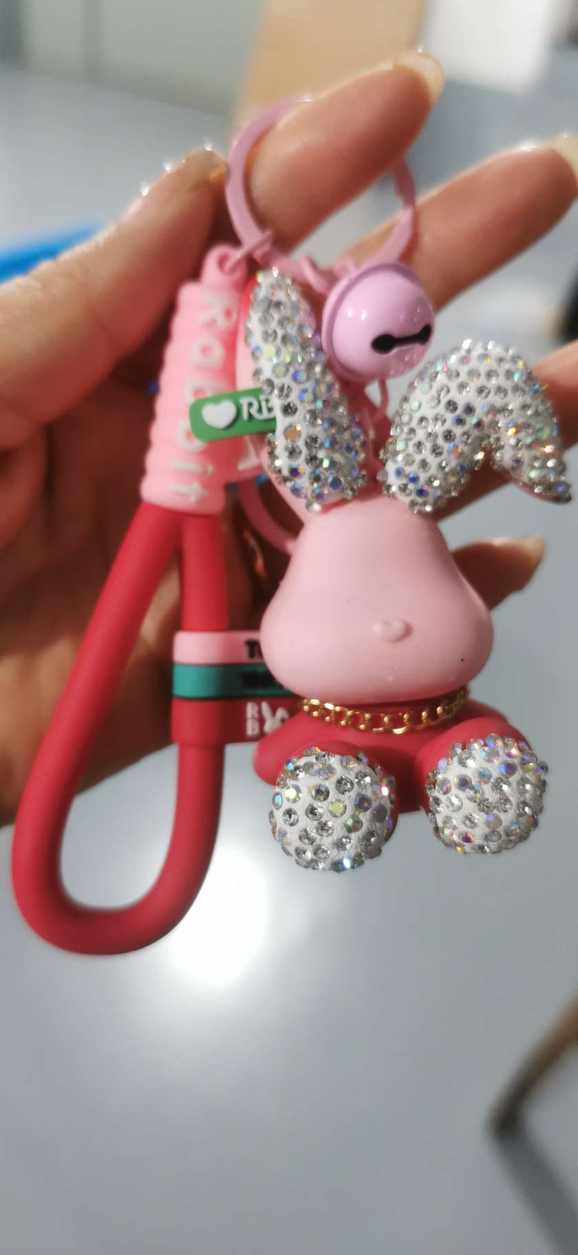 Sand bottle keychain for women, 2024 Cute plush pendant, handicraft gift, key accessory, keychain accessory, trendy new style Application Scenario