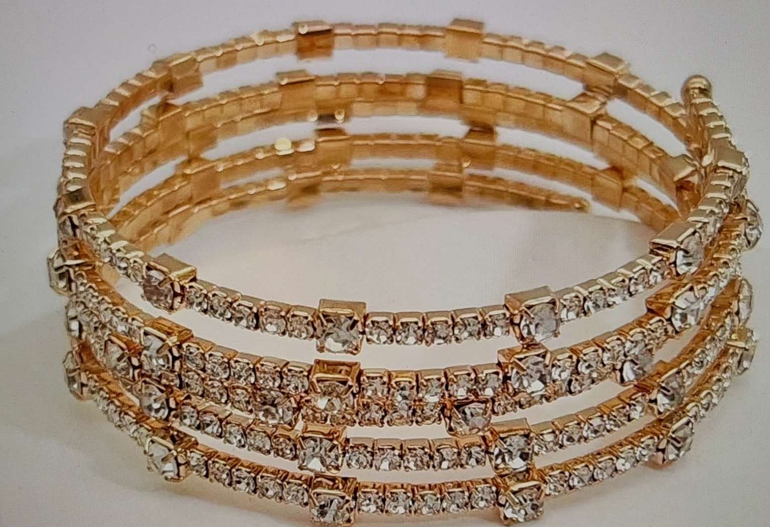 义乌金辉饰品厂，流行饰品，水钻2MM，S6手链，一排手链单排细手链，专业厂家，1000多个颜色可选现货，钢丝手镯