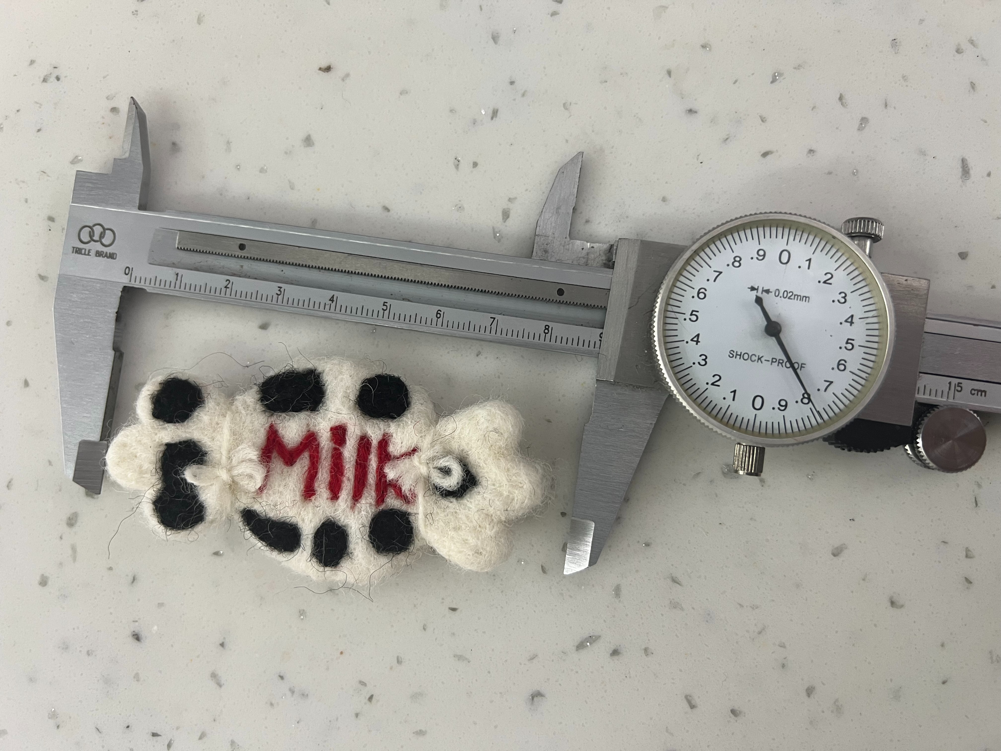 纯羊毛纯手工羊毛实心牛奶糖果平面斑点新款