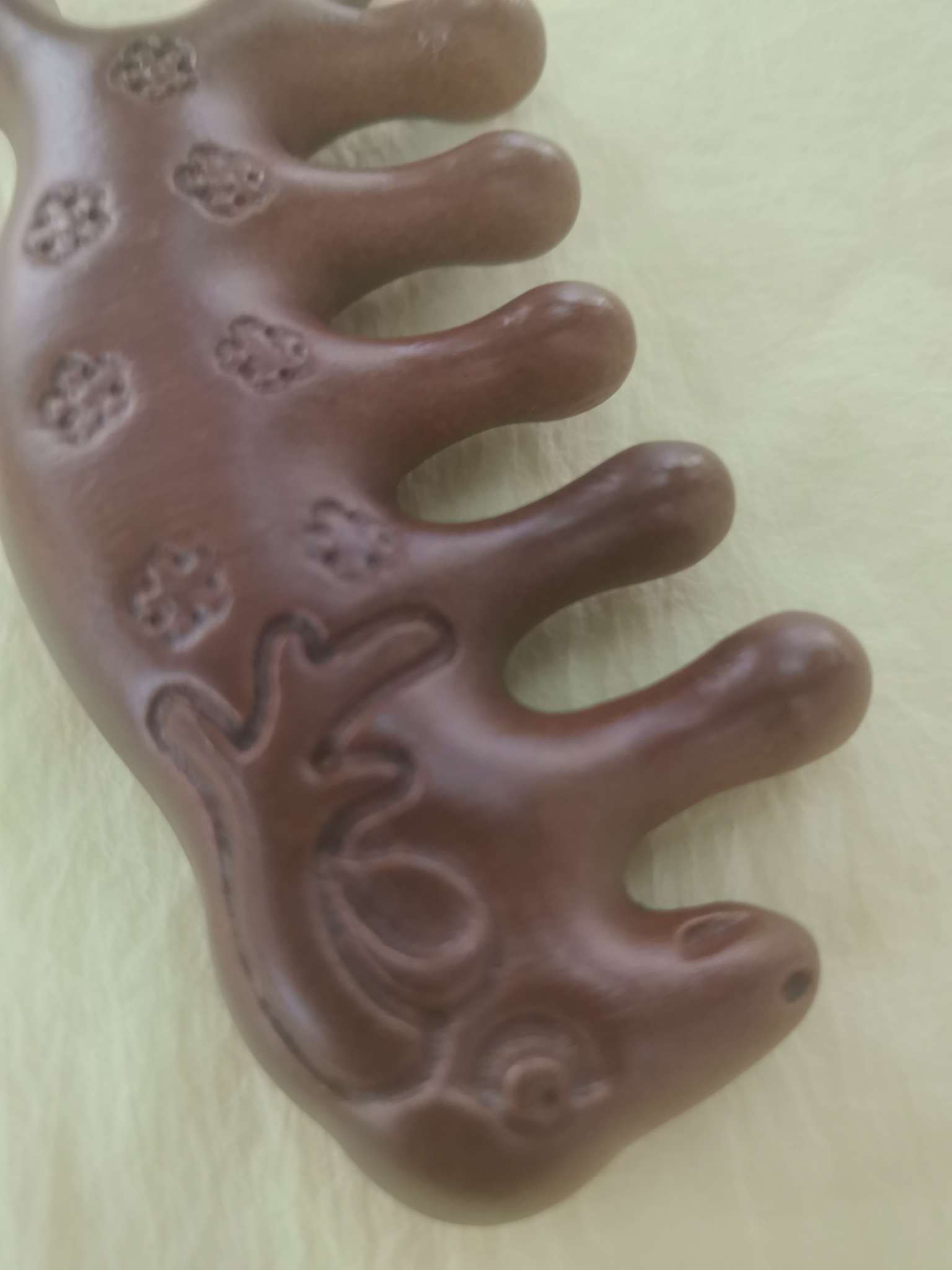 木质按摩梳十字架工艺品摆件 夜光设计 精致木头珠子装饰 礼品工艺品木质工艺品 独特礼物选择