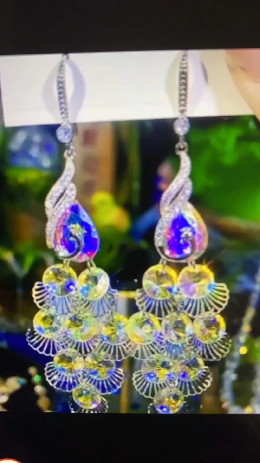 璀璨闪耀玻璃耳环 高级感饰品 时尚耳饰 独特耳夹 美丽耳环 精致耳饰 轻奢饰品