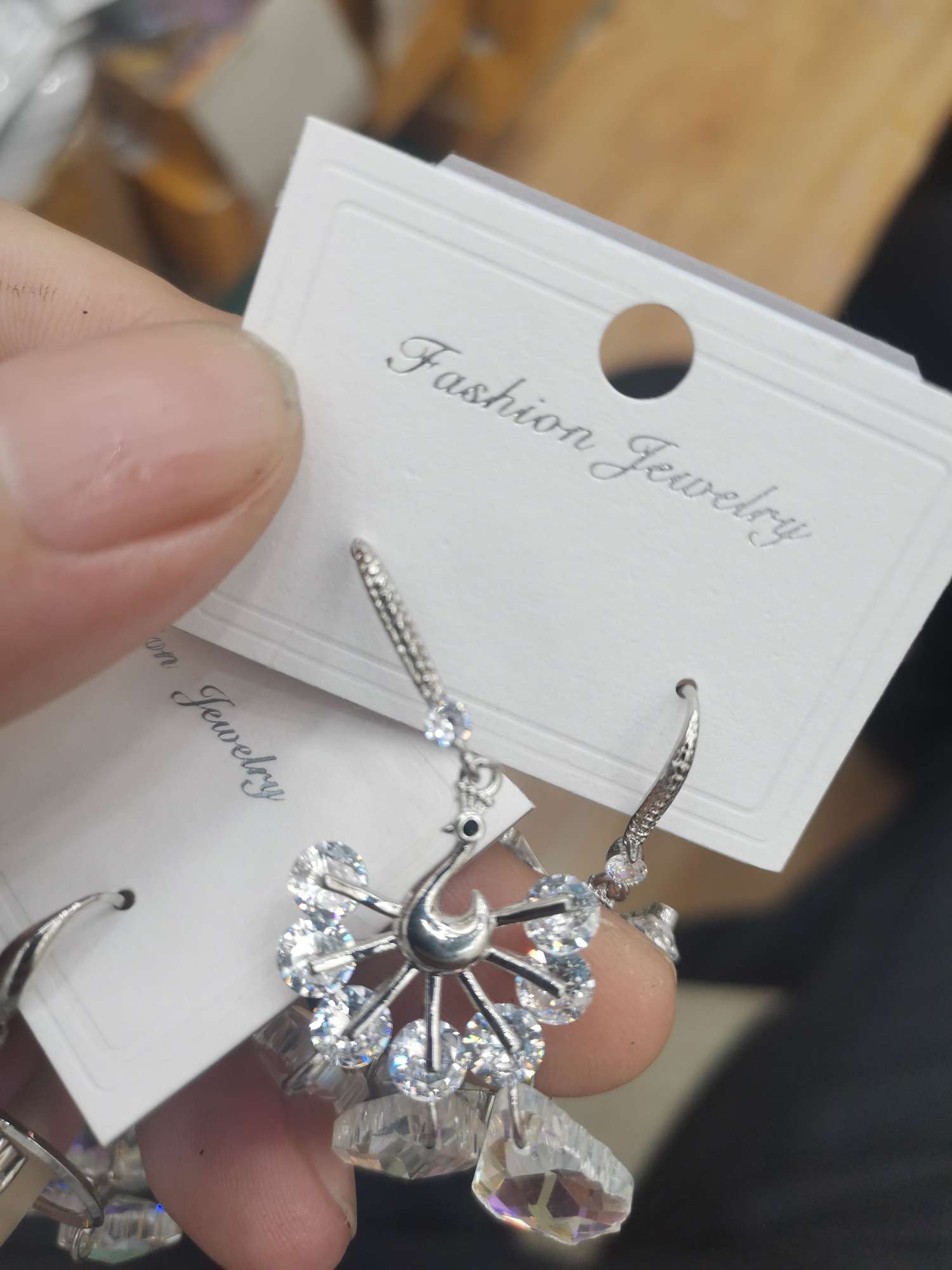 紫萱不锈钢耳夹耳饰 饰品十字架铜配件 卡家平安果包装盒子 独特设计耐用耳环