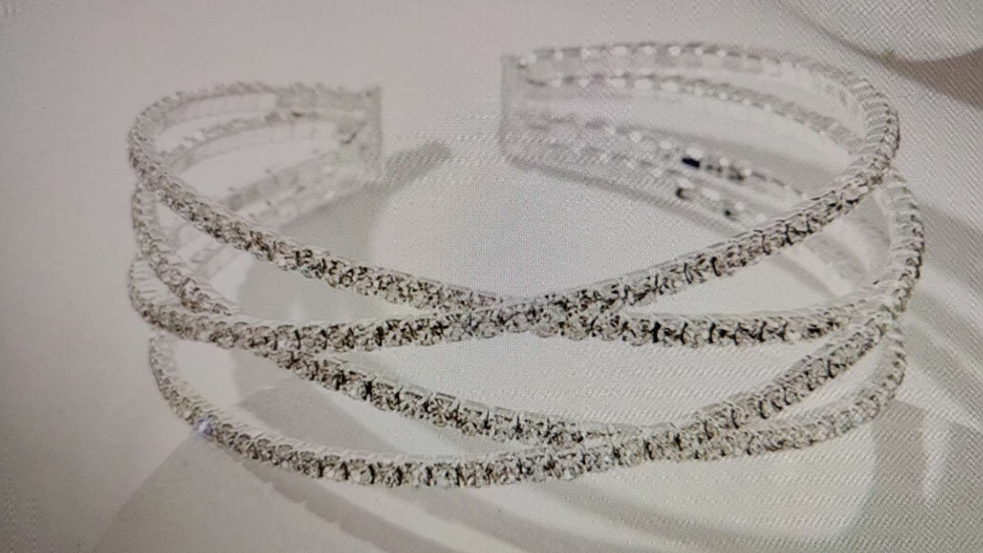 义乌金辉饰品厂，流行饰品，水钻2MM，S6手链，一排手链单排细手链，专业厂家，600多个颜色可选现货，钢丝手镯，多种款式细节图