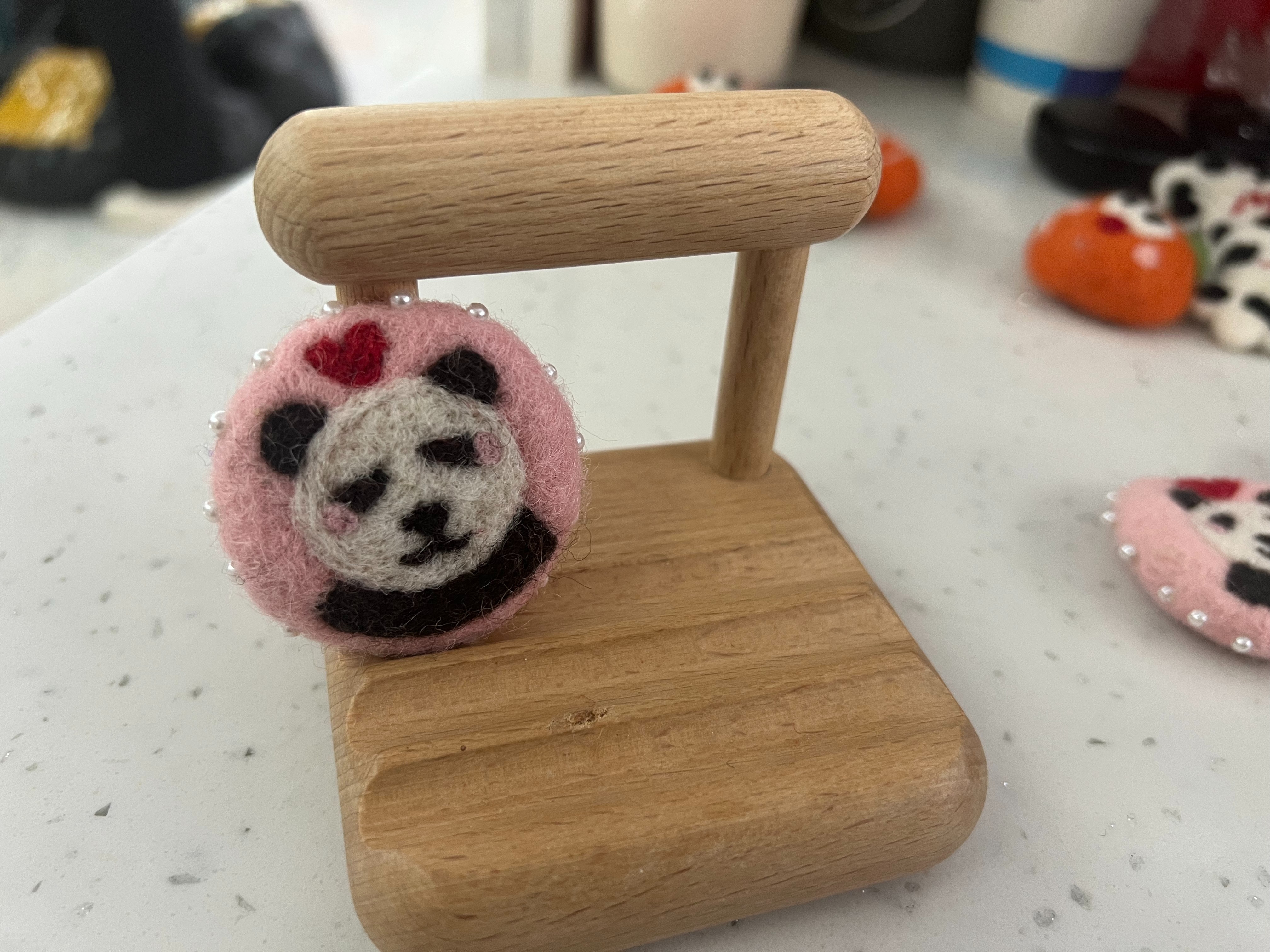 纯羊毛纯手工羊毛实心新款熊猫珍珠边饼干可爱