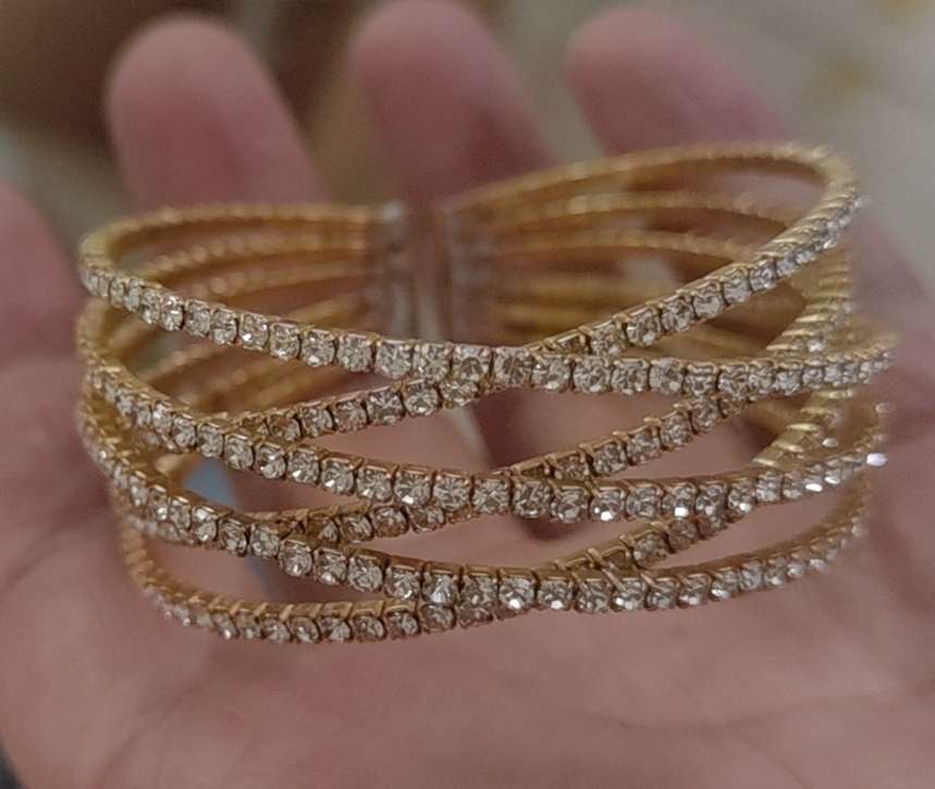 义乌金辉饰品厂，流行饰品，水钻2MM，S6手链，一排手链单排细手链，专业厂家，600多个颜色可选现货，钢丝手镯，多种款式产品图