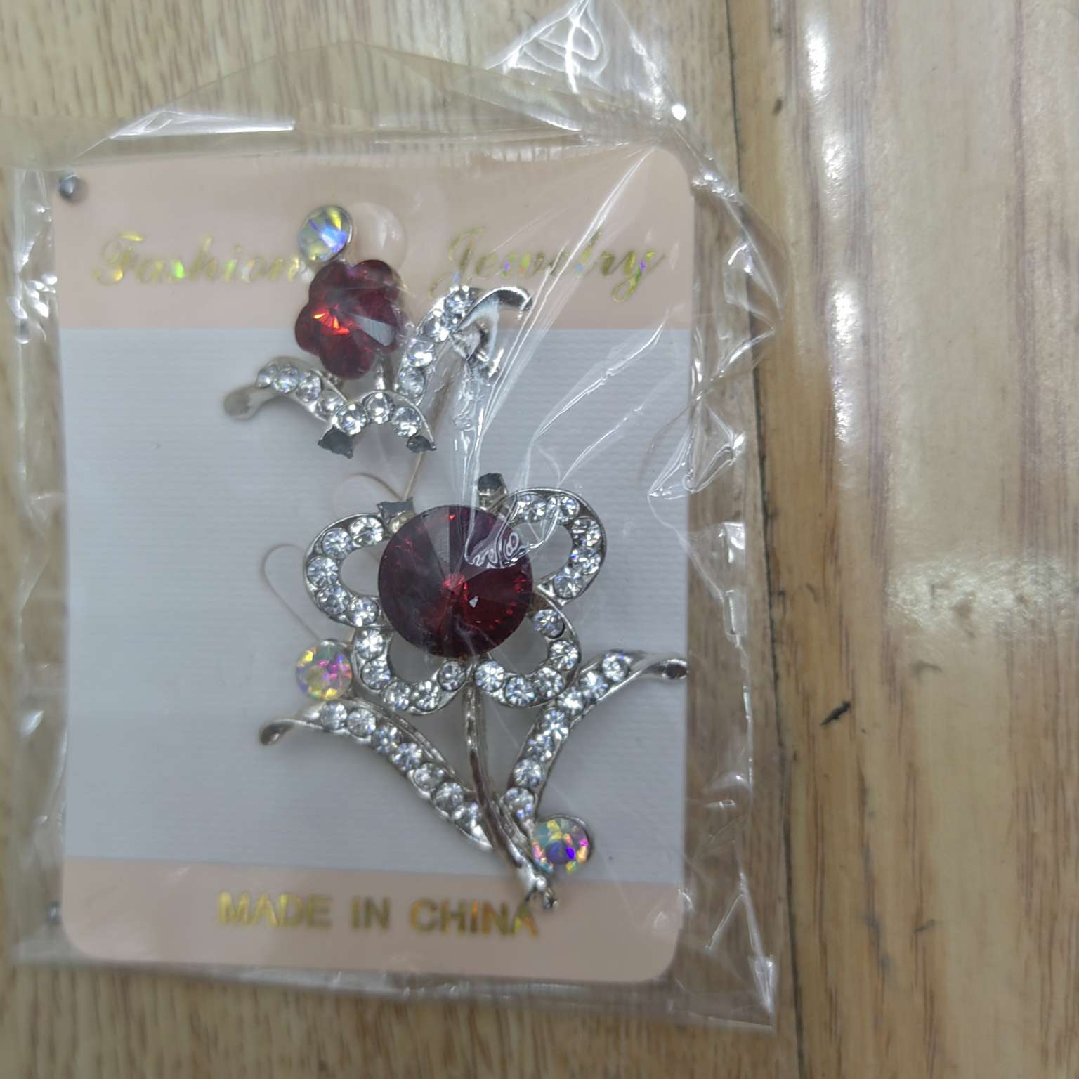 动漫主题徽章定制 高品质衣饰胸针 独特设计饰品 胸针徽章装饰品