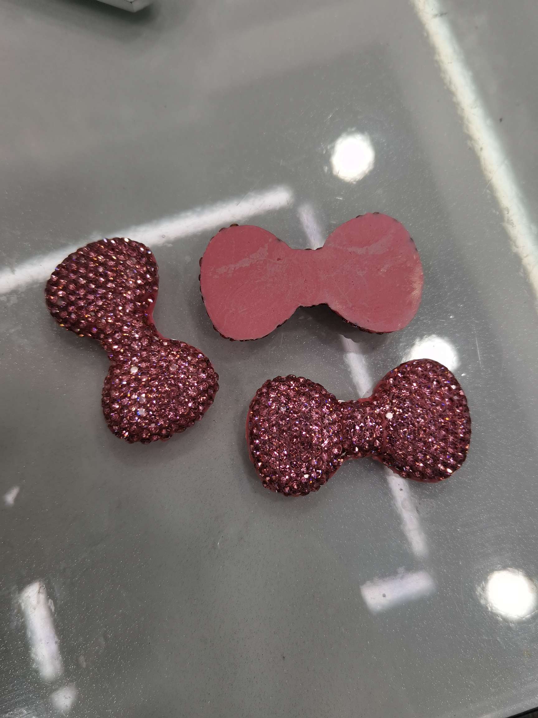 Pink clay half-bow tie element accessory Application Scenario
