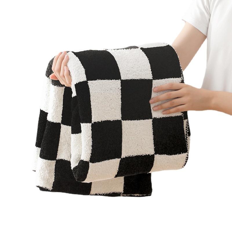 factory wholesale vintage large chessboard plaid blanket half velvet knitted chenille sofa cover amazon cross-border sofa cover Item Picture