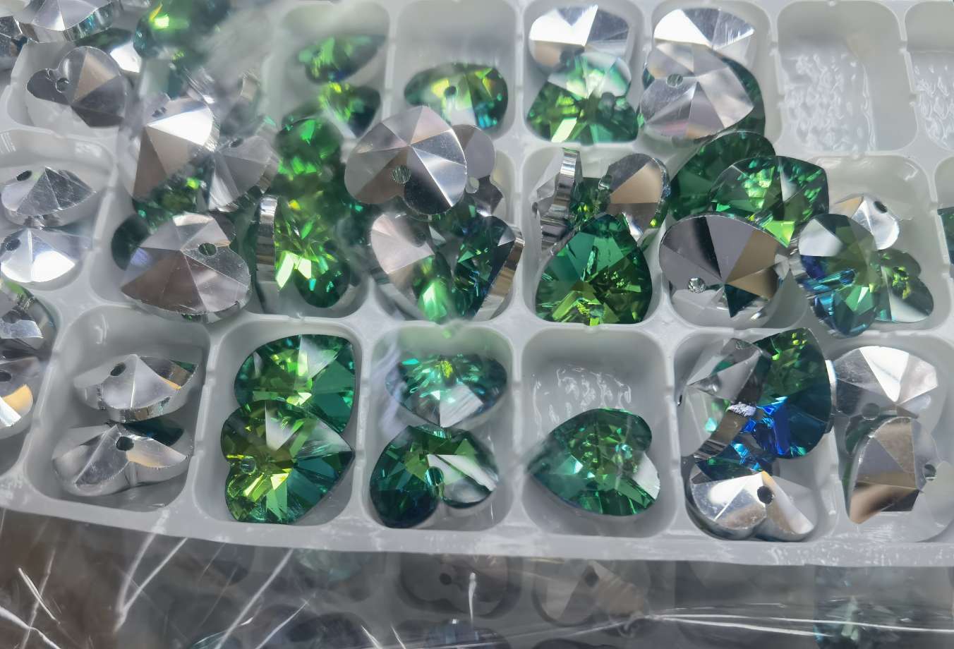 10单孔桃心，万佳饰品挂饰 书包手机链包包挂件 精致挂件装饰 时尚潮流饰品挂饰